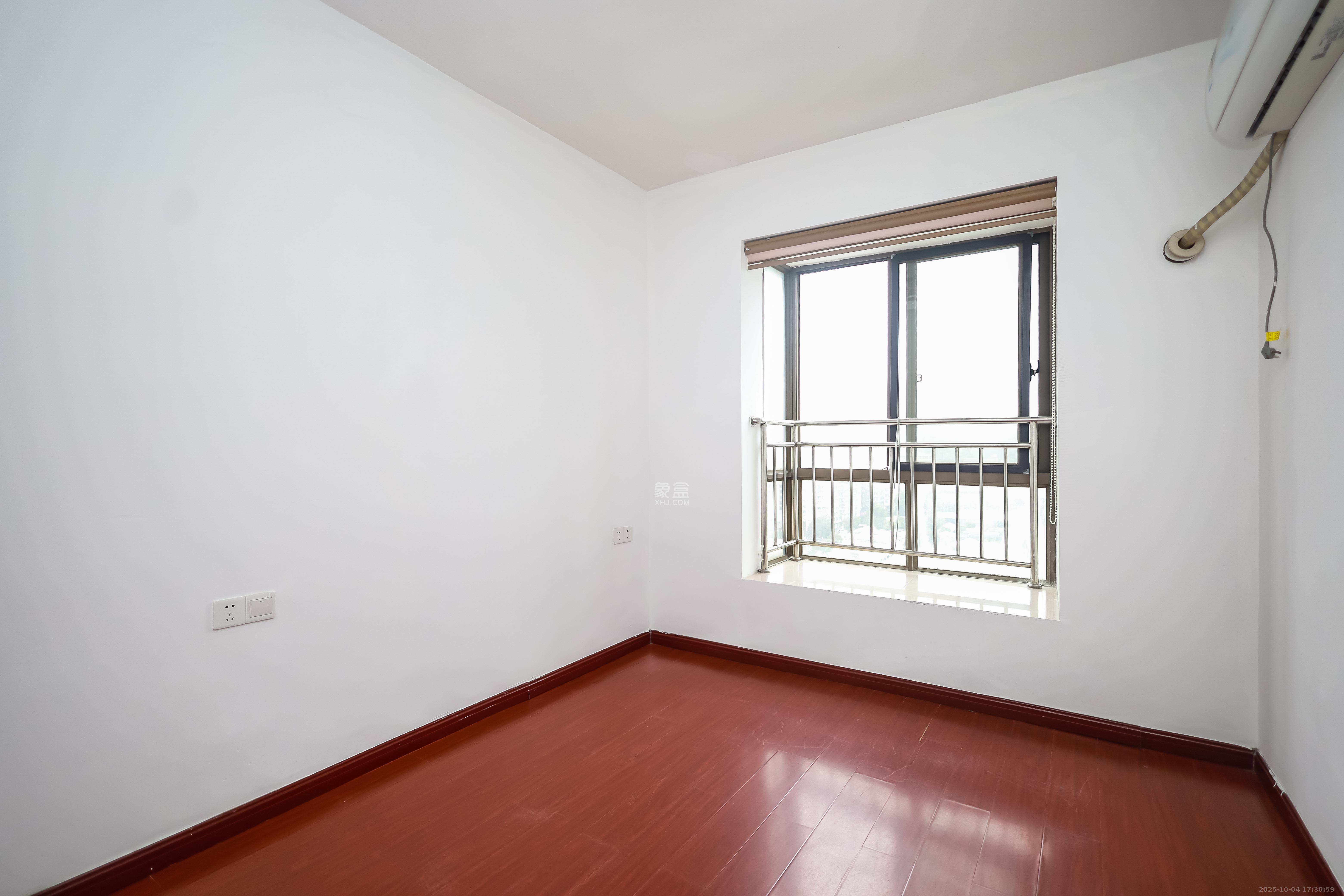 阳光晶城 4室2厅2卫 118.0万 阳光晶城 4室2厅2卫 118.0万卧室