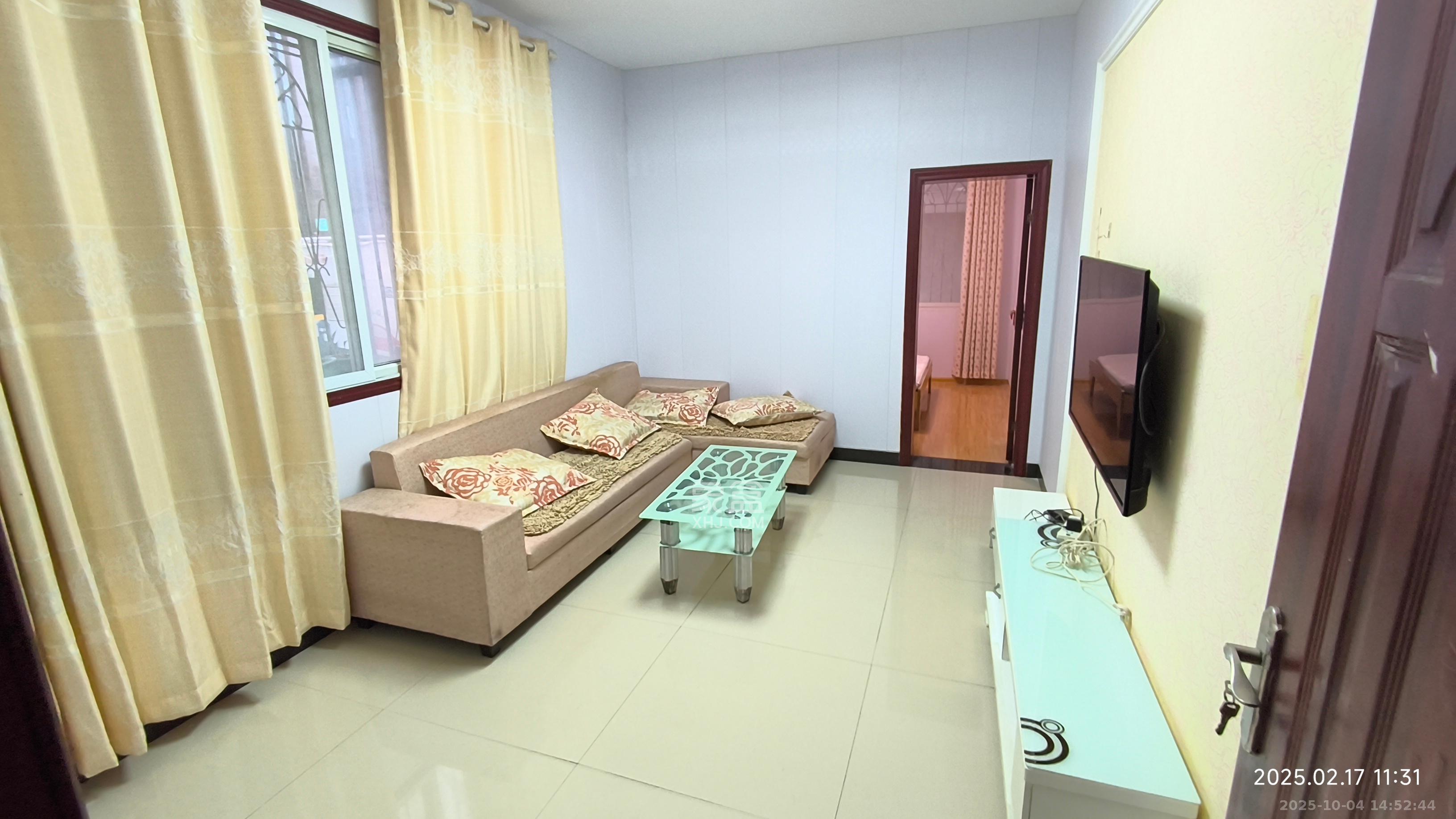 长沙市医疗器械有限公司宿舍  2室1厅1卫    2000.0元/月 长沙市医疗器械有限公司宿舍  2室1厅1卫    2000.0元/月