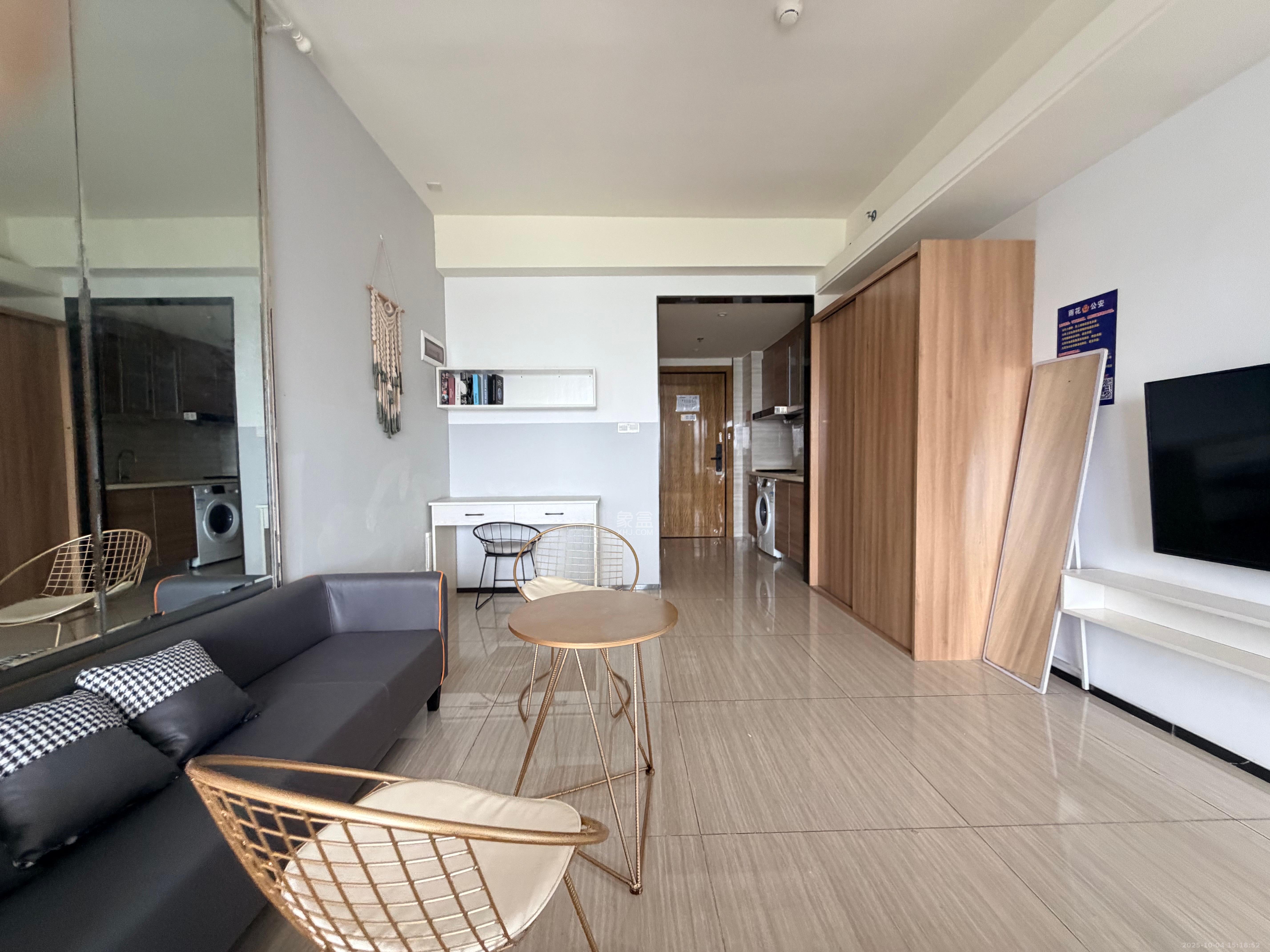 恒大国际广场  1室1厅1卫    1600.0元/月 恒大国际广场  1室1厅1卫    1600.0元/月