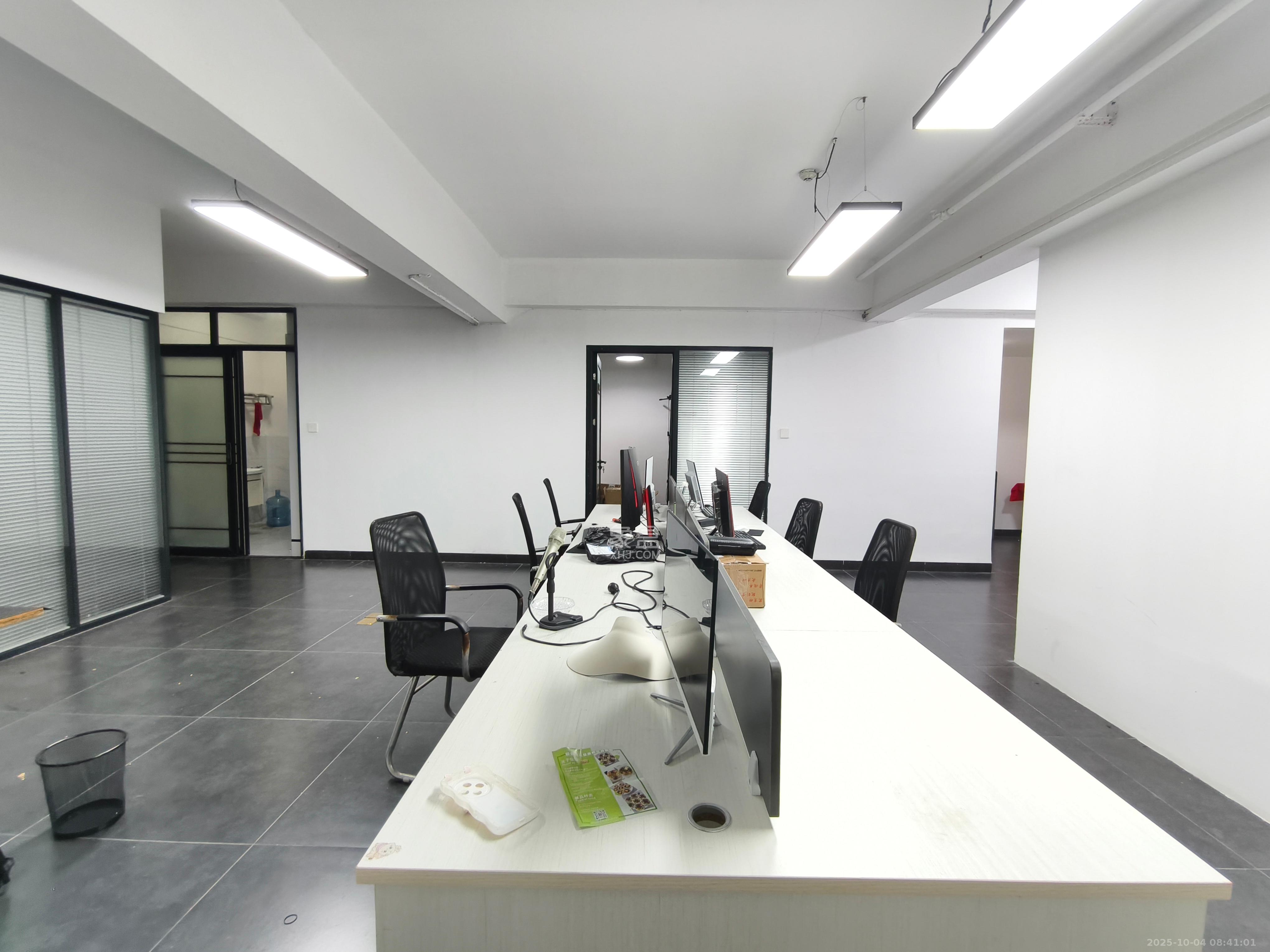 明发国际城 1室0厅0卫 1300.0元/月 明发国际城 1室0厅0卫 1300.0元/月室内图