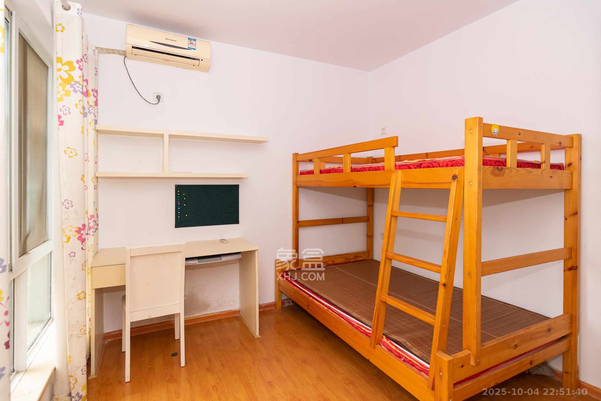 中新森林海 2室2厅1卫 38.8万 中新森林海 2室2厅1卫 38.8万卧室