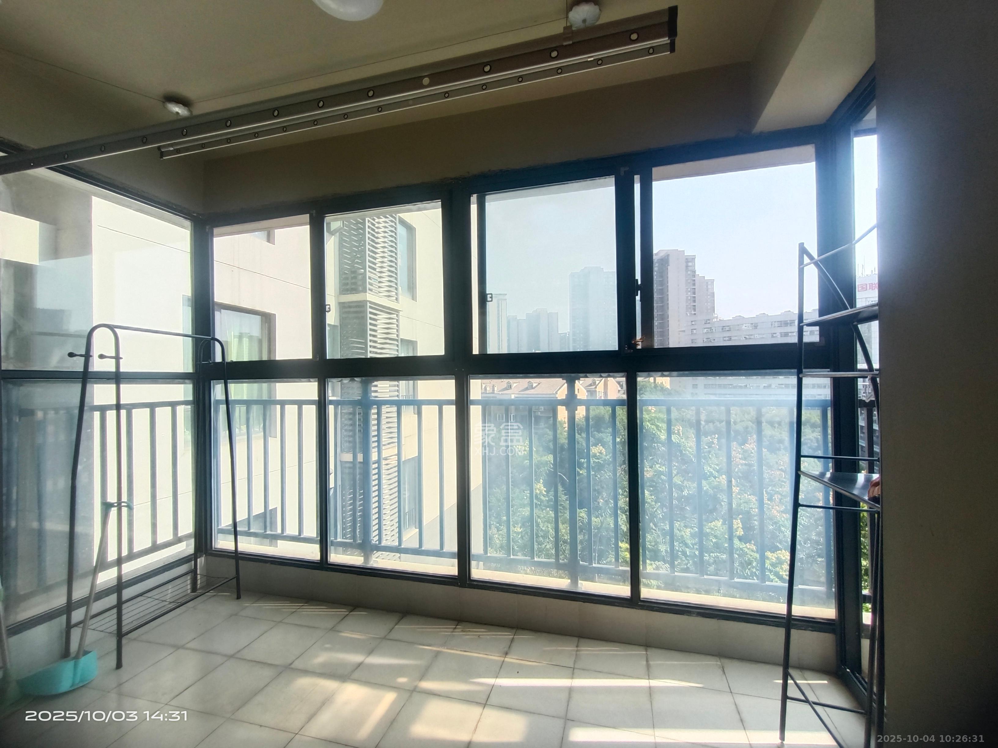 万科金域华府三四期 4室2厅2卫 3700.0元/月 万科金域华府三四期 4室2厅2卫 3700.0元/月室内图