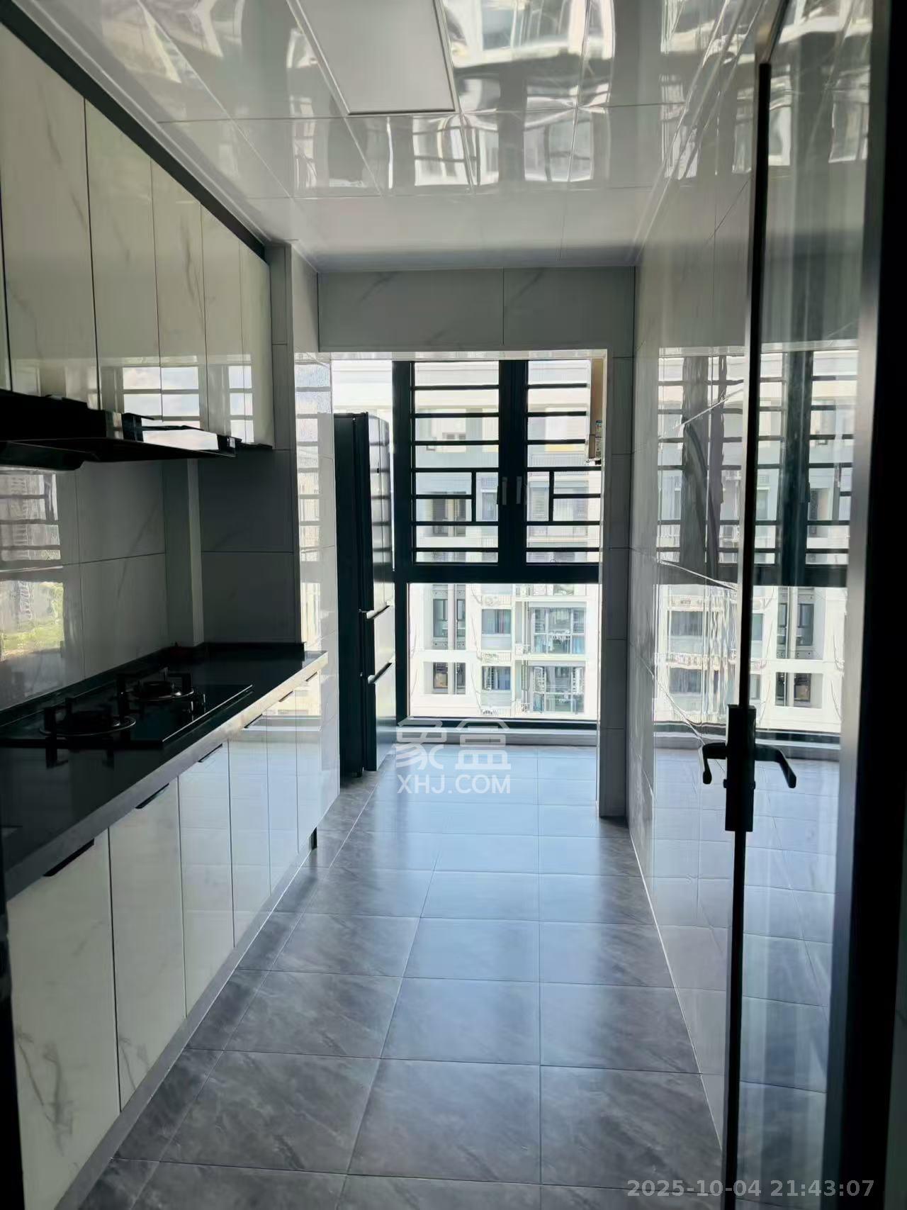 谷峰安置小区(惟德园) 3室2厅2卫 2600.0元/月 谷峰安置小区(惟德园) 3室2厅2卫 2600.0元/月室内图