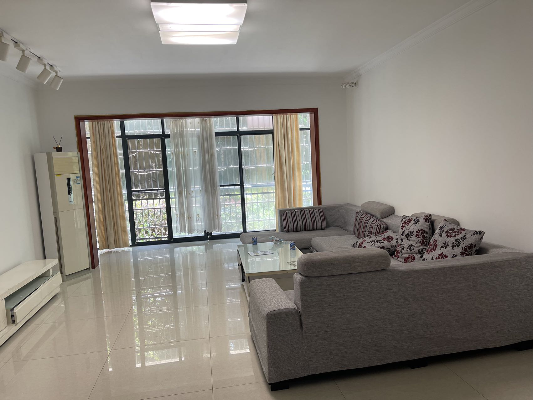 世纪嘉苑  4室2厅2卫    2600.0元/月户型图