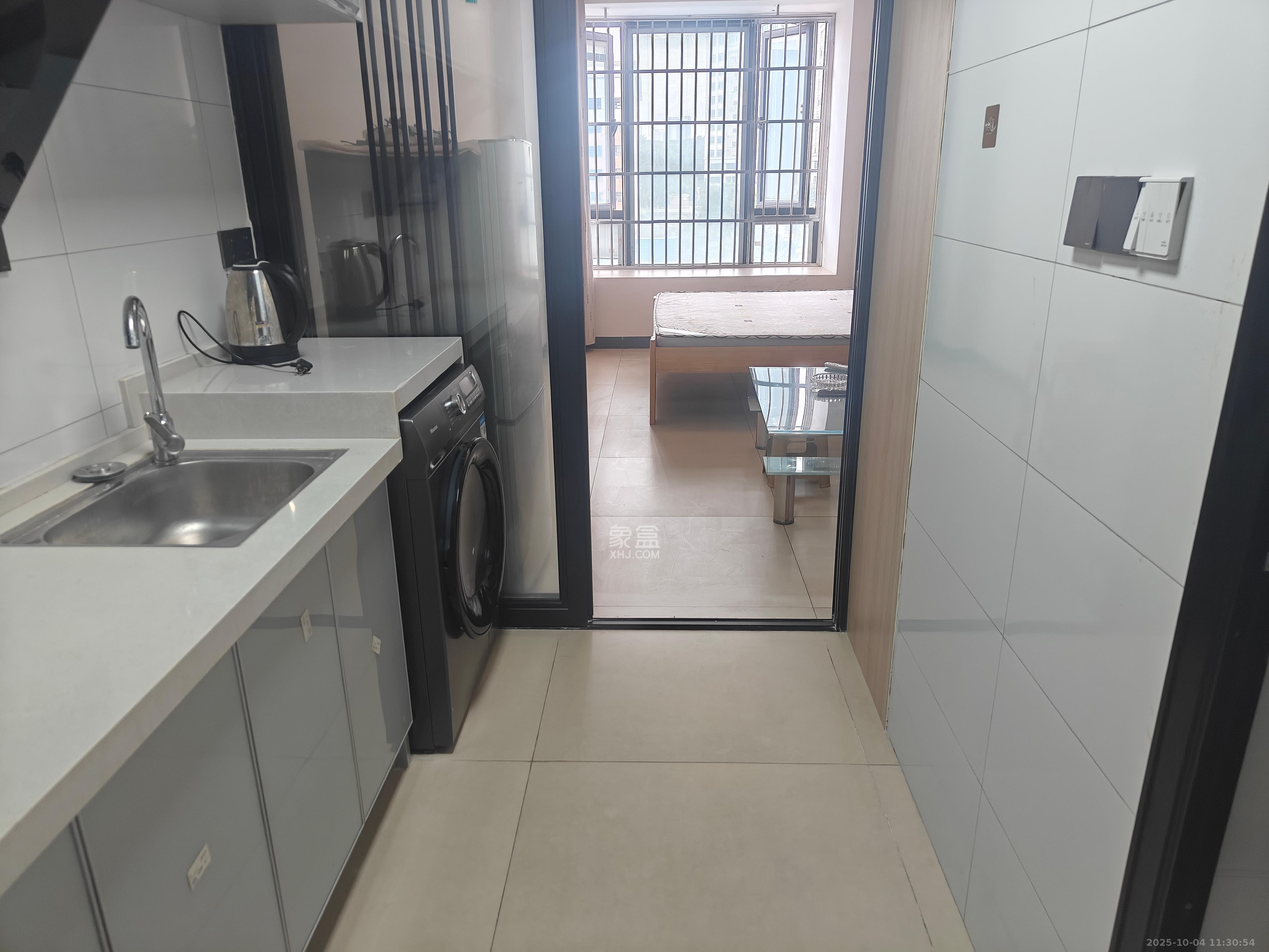 华润翡翠府 1室1厅1卫 1300.0元/月 华润翡翠府 1室1厅1卫 1300.0元/月室内图