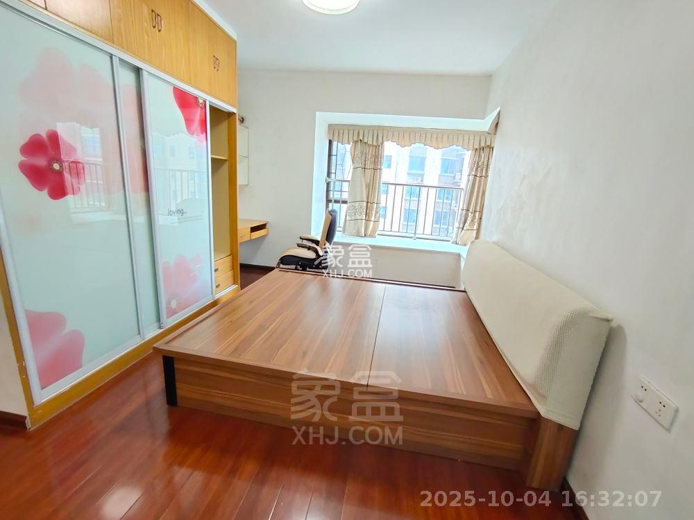 水岸花城(翠堤湾) 3室2厅2卫 1800.00元/月 水岸花城(翠堤湾) 3室2厅2卫 1800.00元/月室内图