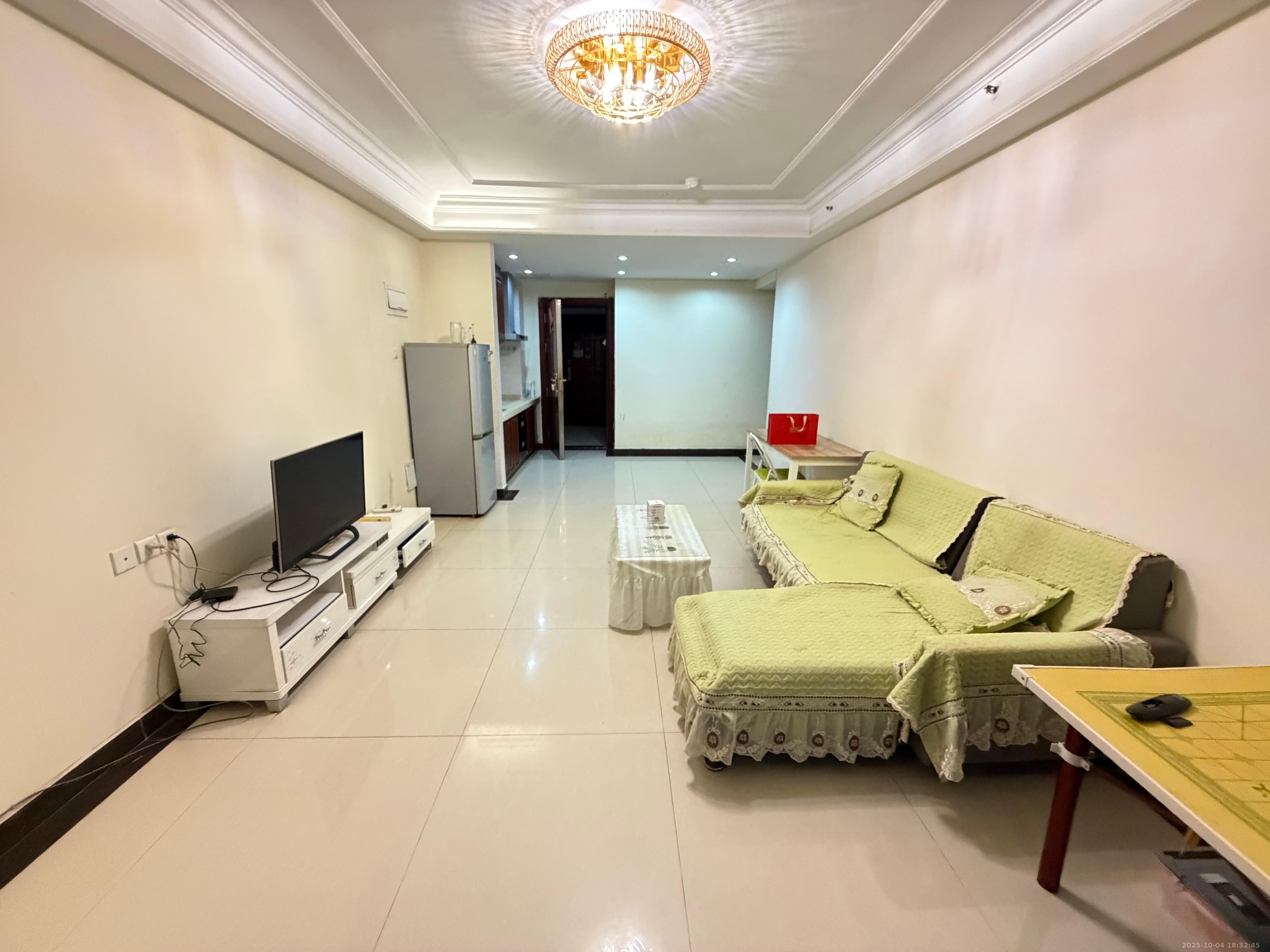 恒大华府 1室2厅1卫 1600.00元/月 恒大华府 1室2厅1卫 1600.00元/月室内图