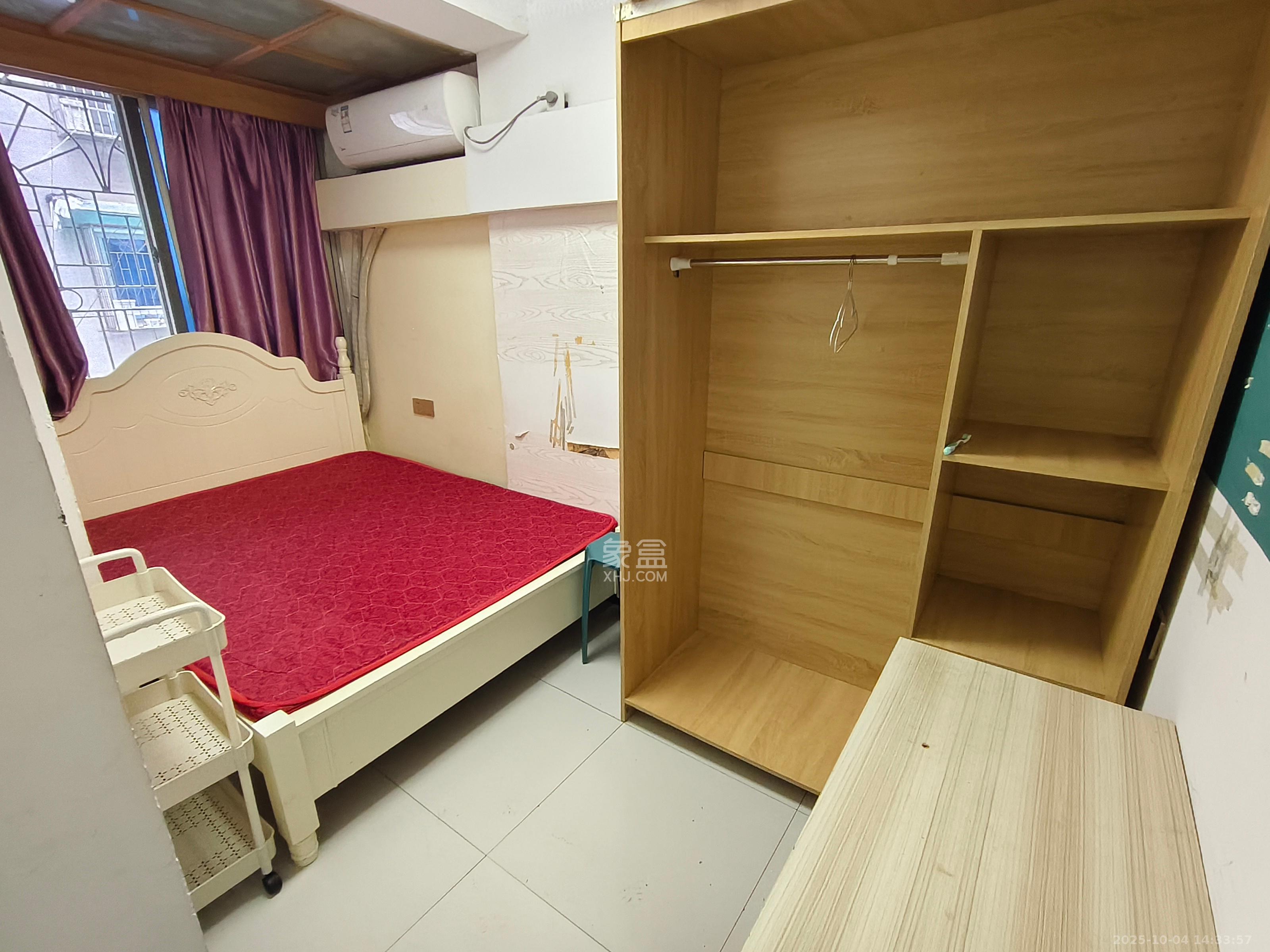 红旗综合安置楼  1室1厅1卫    1300.0元/月 红旗综合安置楼  1室1厅1卫    1300.0元/月室内图