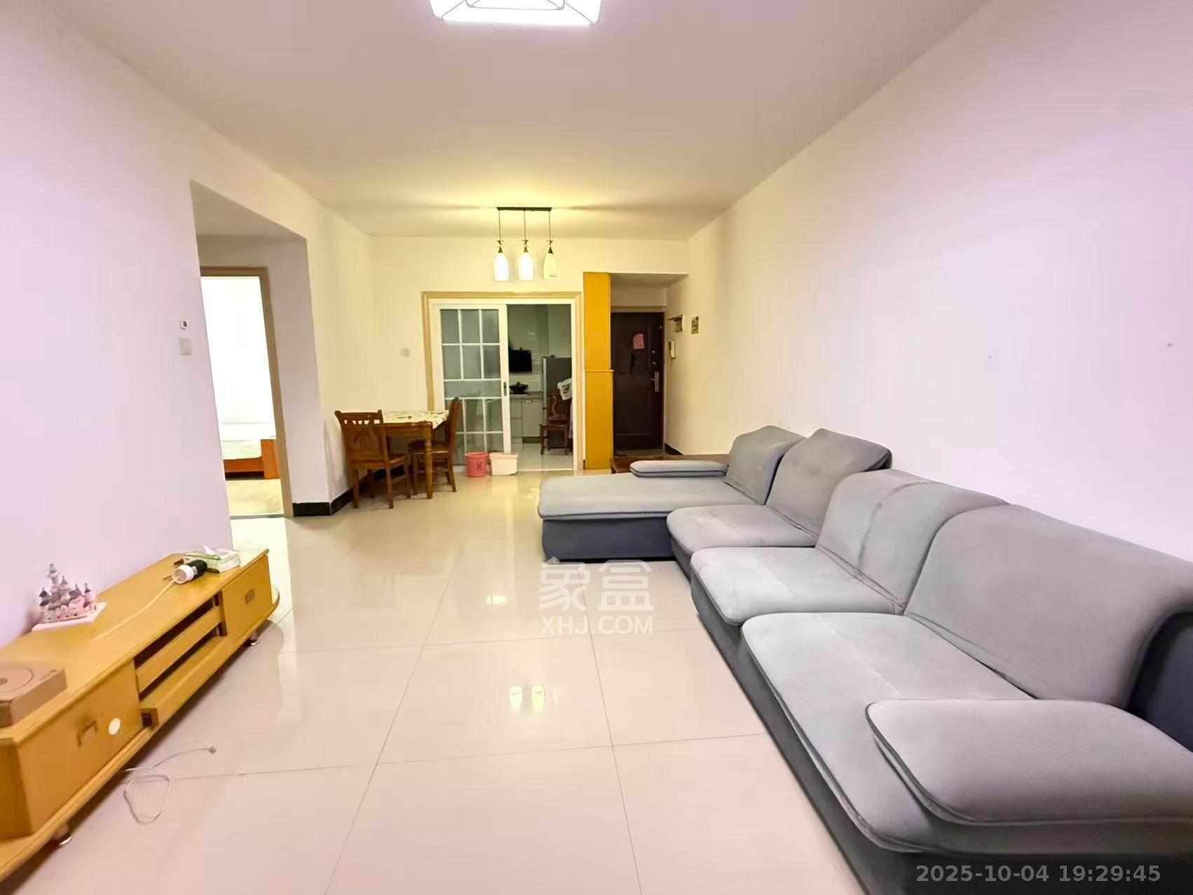 巢之恋 2室2厅1卫 1600.0元/月 巢之恋 2室2厅1卫 1600.0元/月室内图