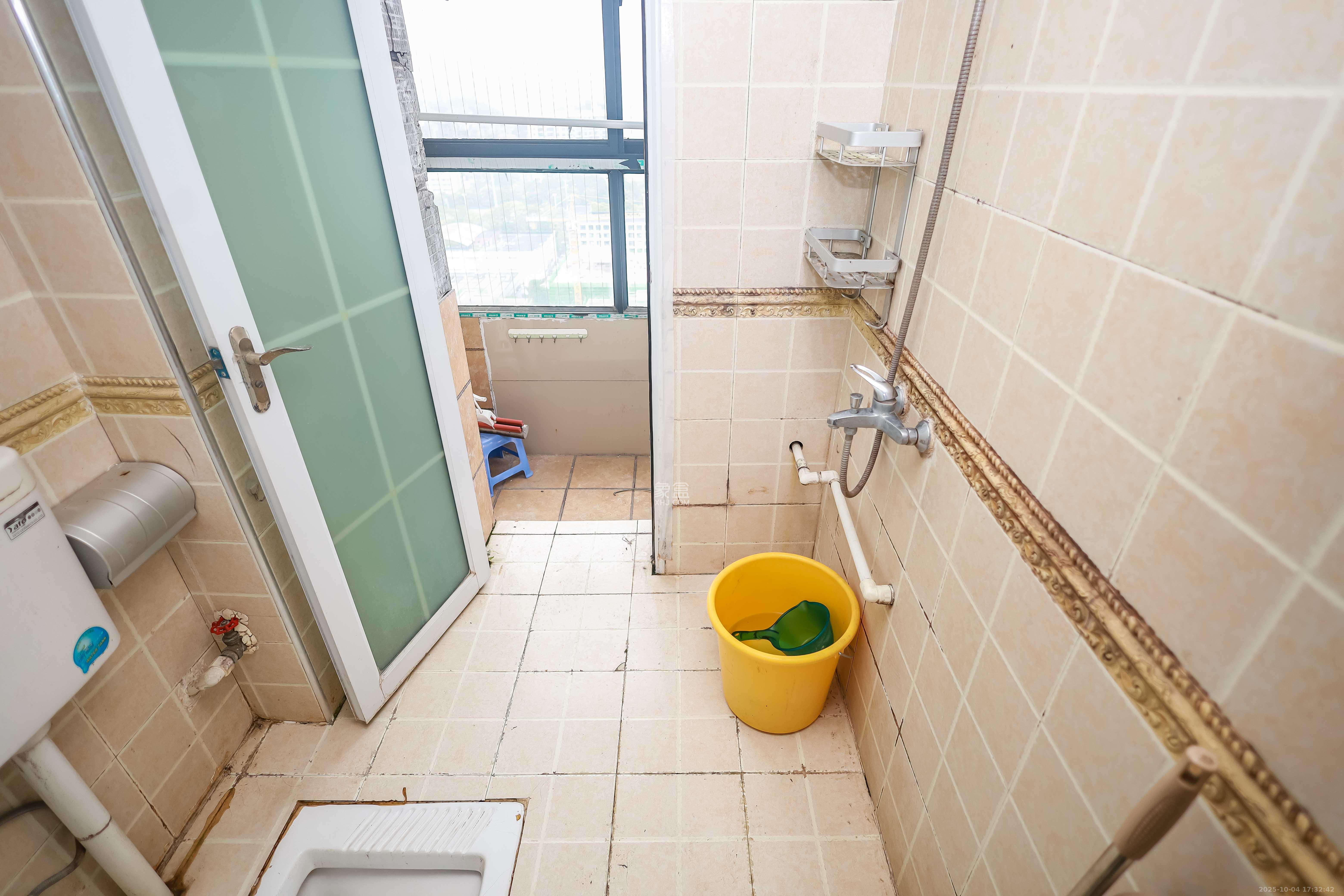 长房时代城 3室2厅1卫 85.0万 长房时代城 3室2厅1卫 85.0万卫生间