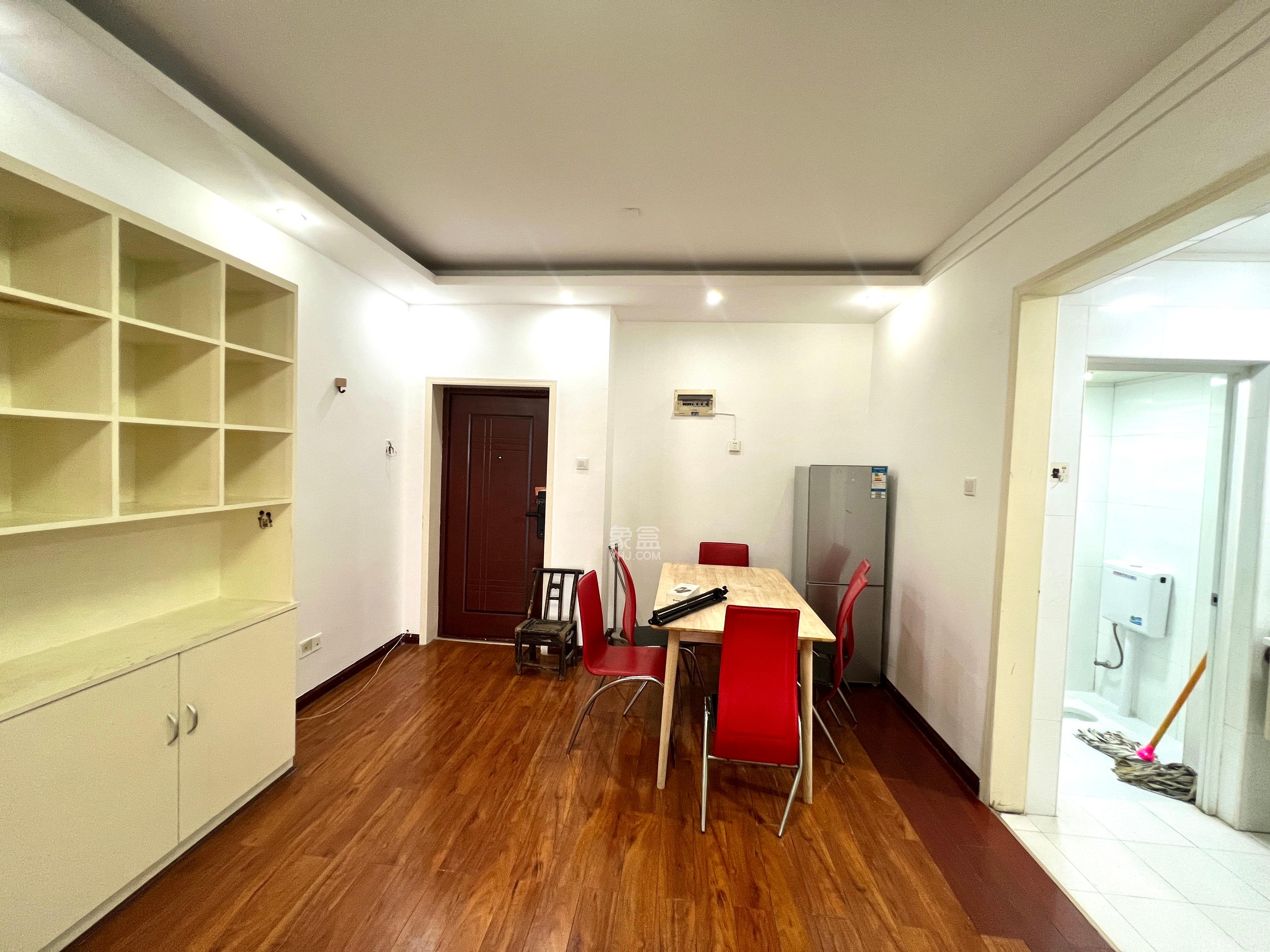 加加大街(华景苑) 1室1厅1卫 1600.0元/月 加加大街(华景苑) 1室1厅1卫 1600.0元/月室内图