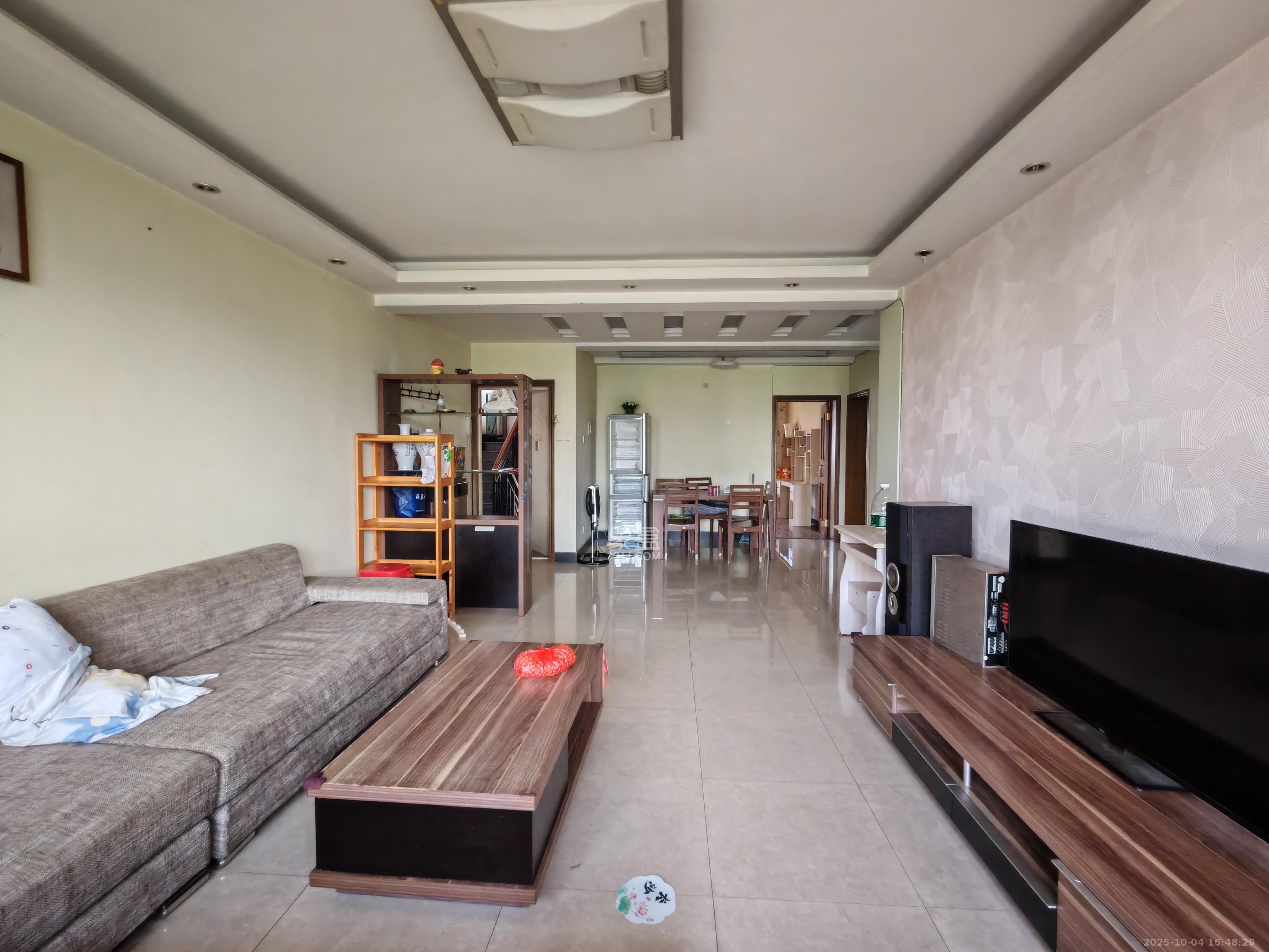 德政园 3室2厅2卫 2200.0元/月 德政园 3室2厅2卫 2200.0元/月室内图