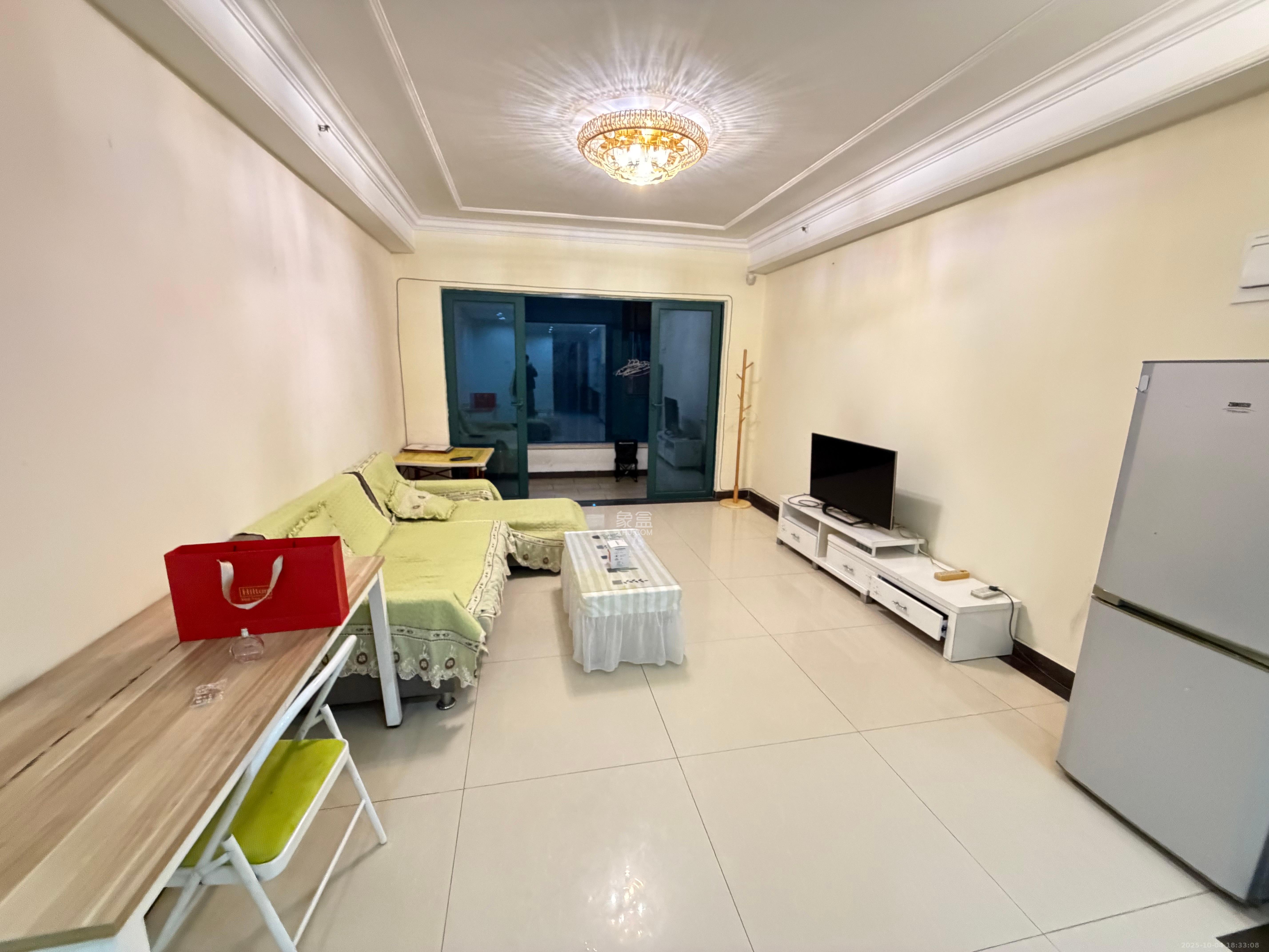 恒大华府 1室2厅1卫 1600.00元/月 恒大华府 1室2厅1卫 1600.00元/月室内图