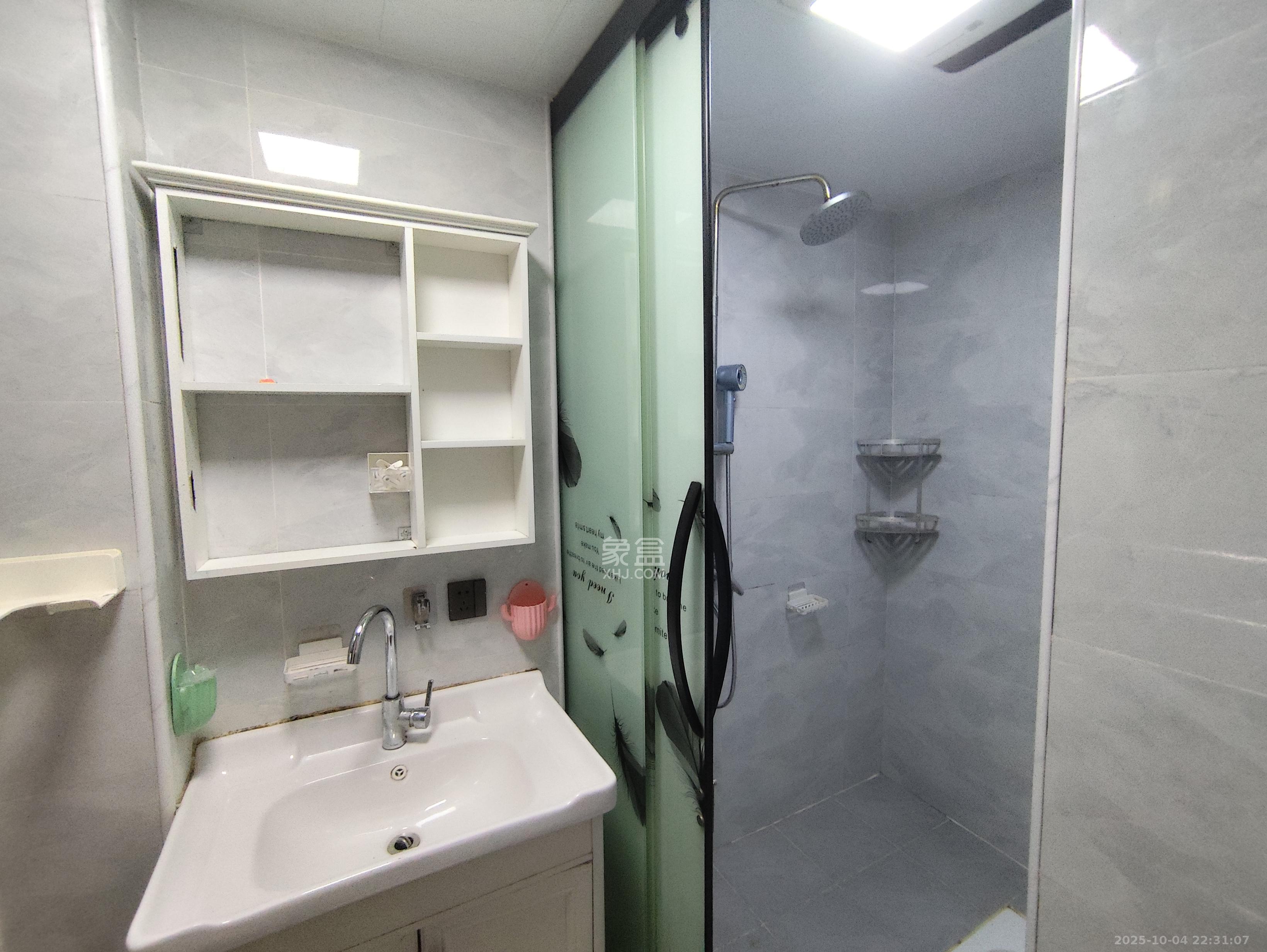 鄱阳佳郡 2室1厅1卫 1800.0元/月 鄱阳佳郡 2室1厅1卫 1800.0元/月室内图