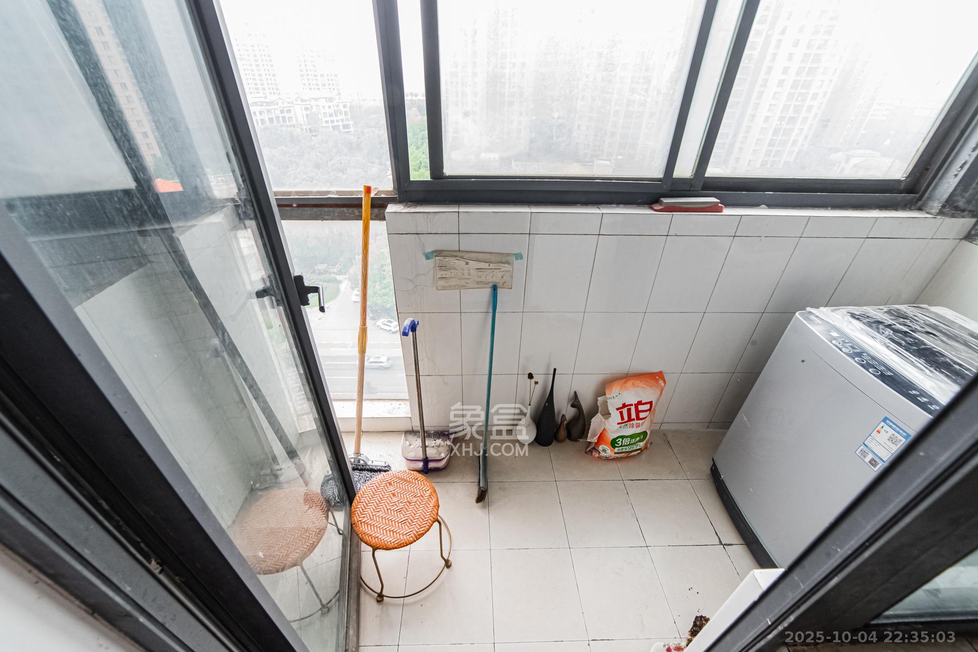 珠江花城二期扶水岸 3室1厅2卫 86.0万 珠江花城二期扶水岸 3室1厅2卫 86.0万阳台