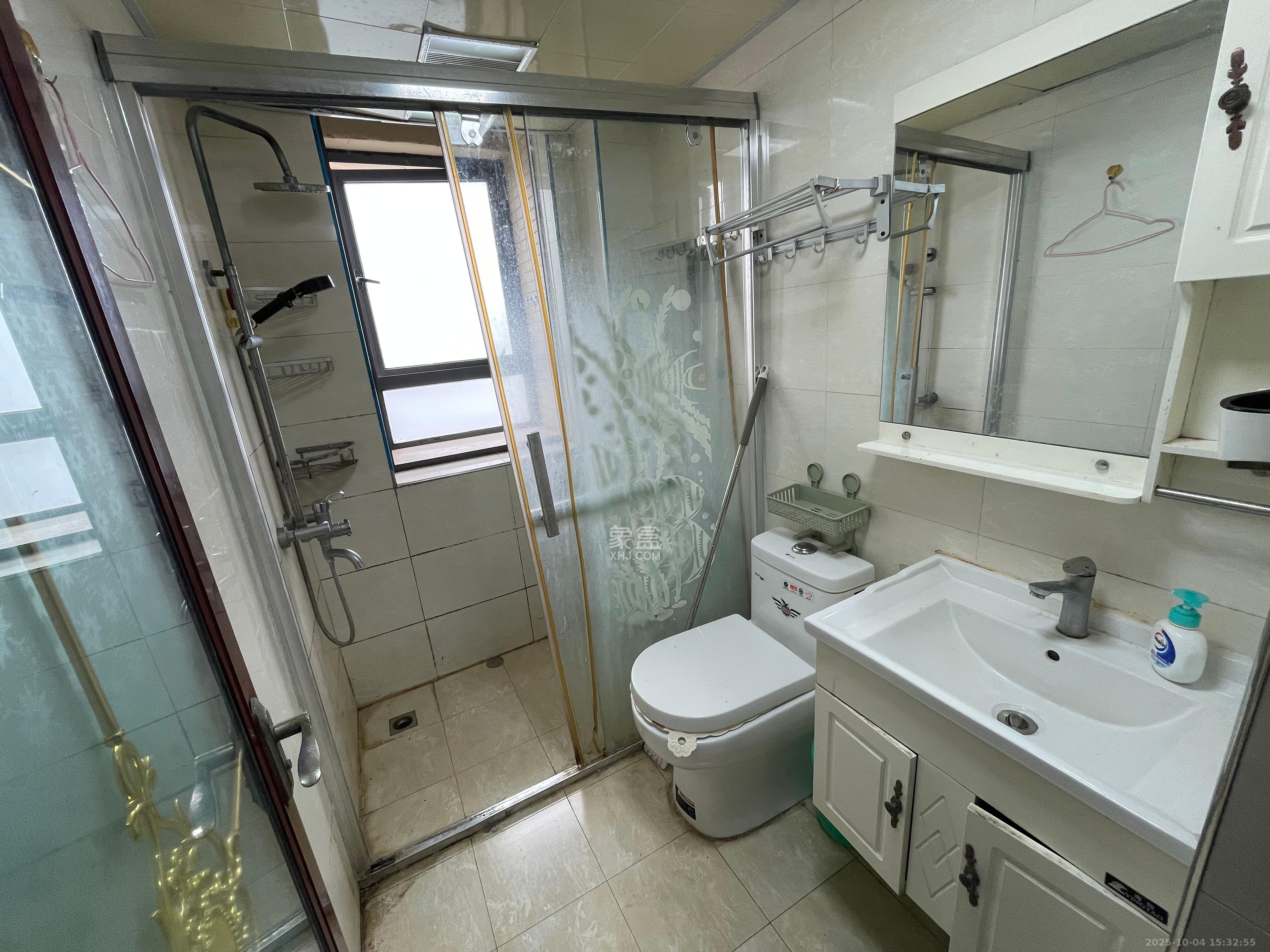 保利麓谷林语C区 3室2厅1卫 2200.0元/月 保利麓谷林语C区 3室2厅1卫 2200.0元/月室内图