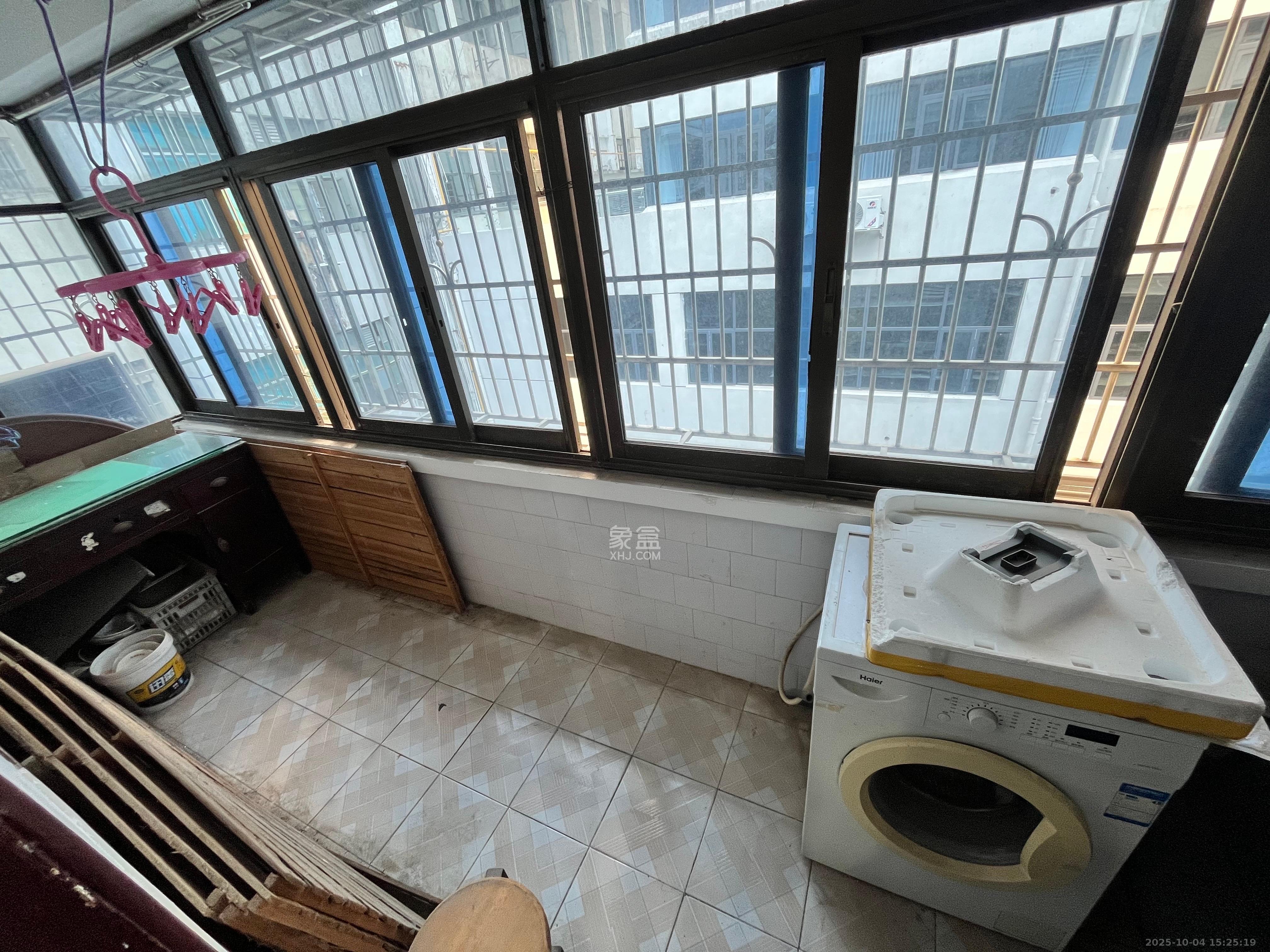 东塘工商局宿舍  2室2厅1卫    1200.0元/月室内图