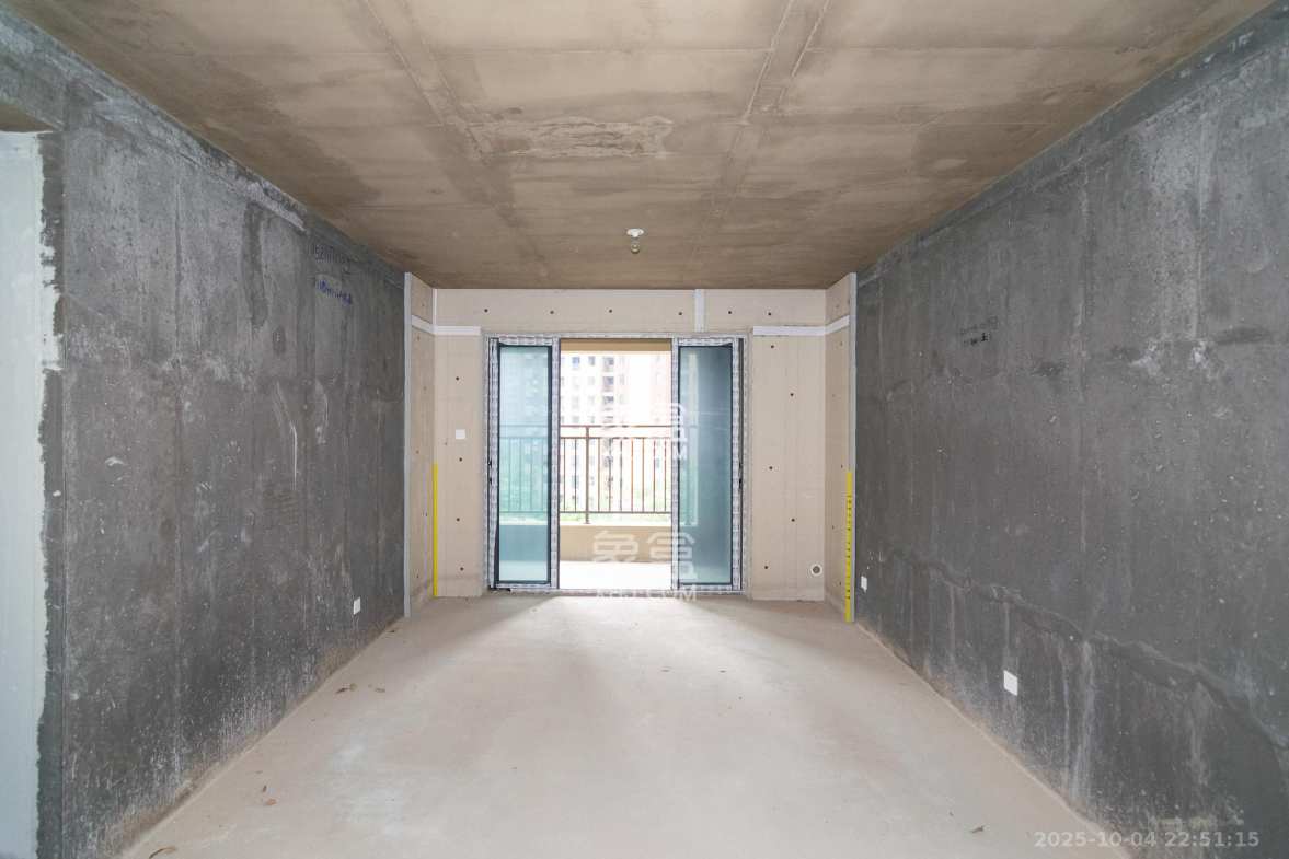 澳海云天赋  3室2厅2卫    63.0万 澳海云天赋  3室2厅2卫    63.0万客厅