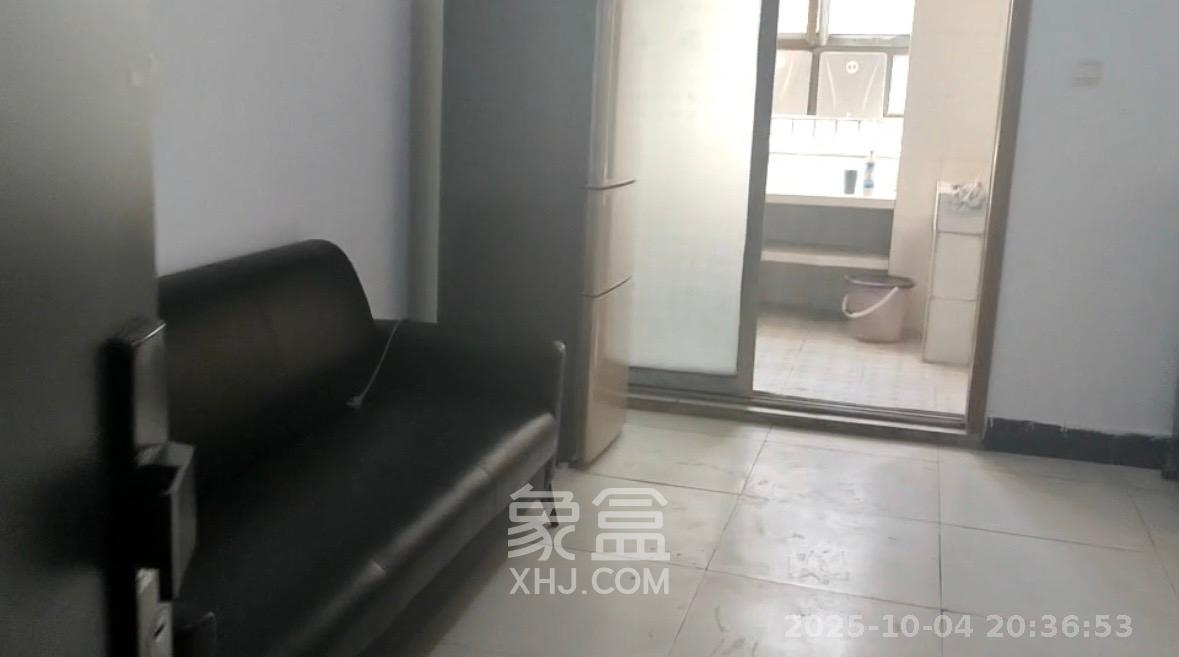 高桥高双湖商贸城  2室2厅1卫    1300.0元/月室内图