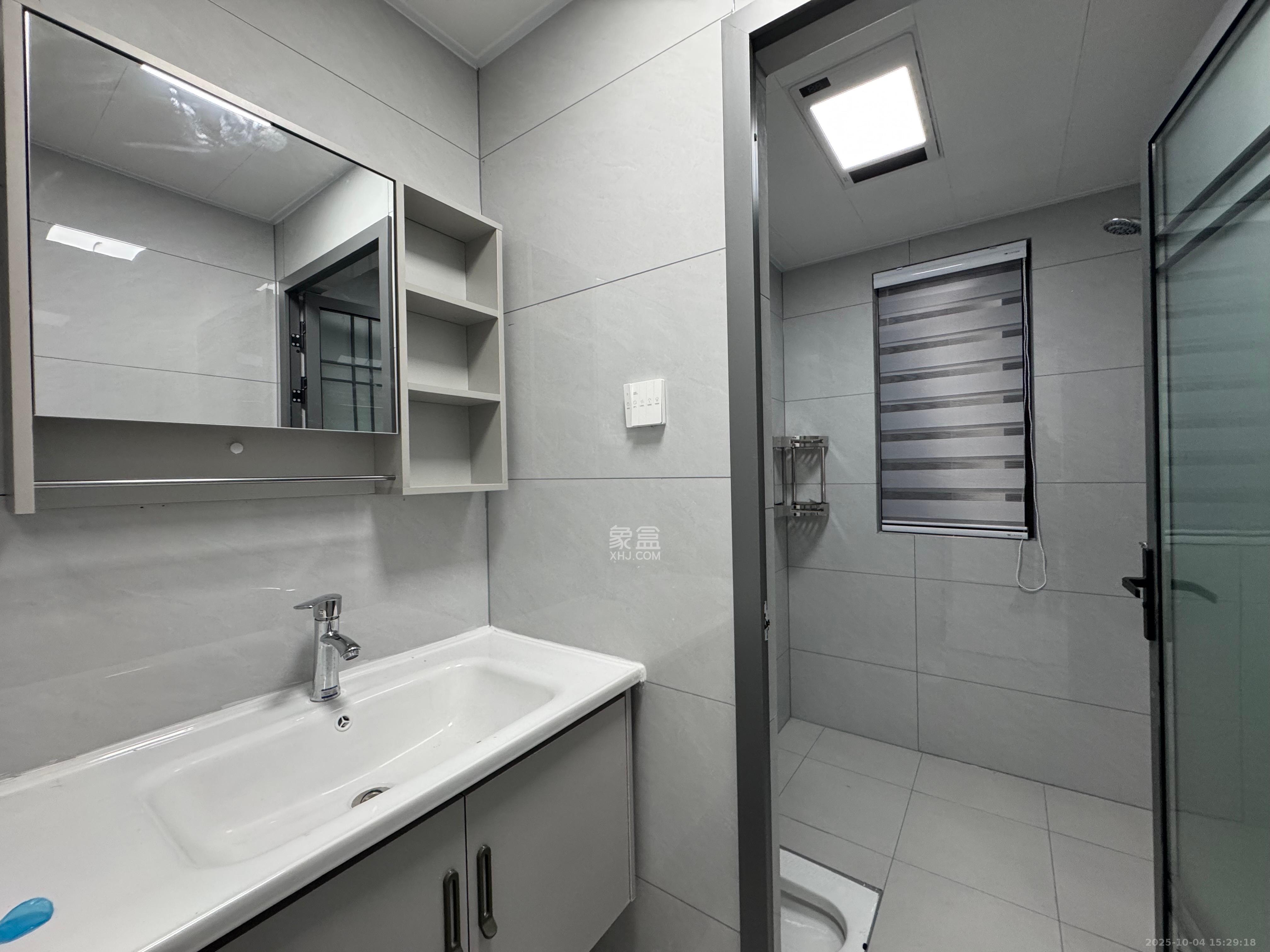 南益名士豪庭  3室2厅2卫    3000.0元/月 南益名士豪庭  3室2厅2卫    3000.0元/月室内图