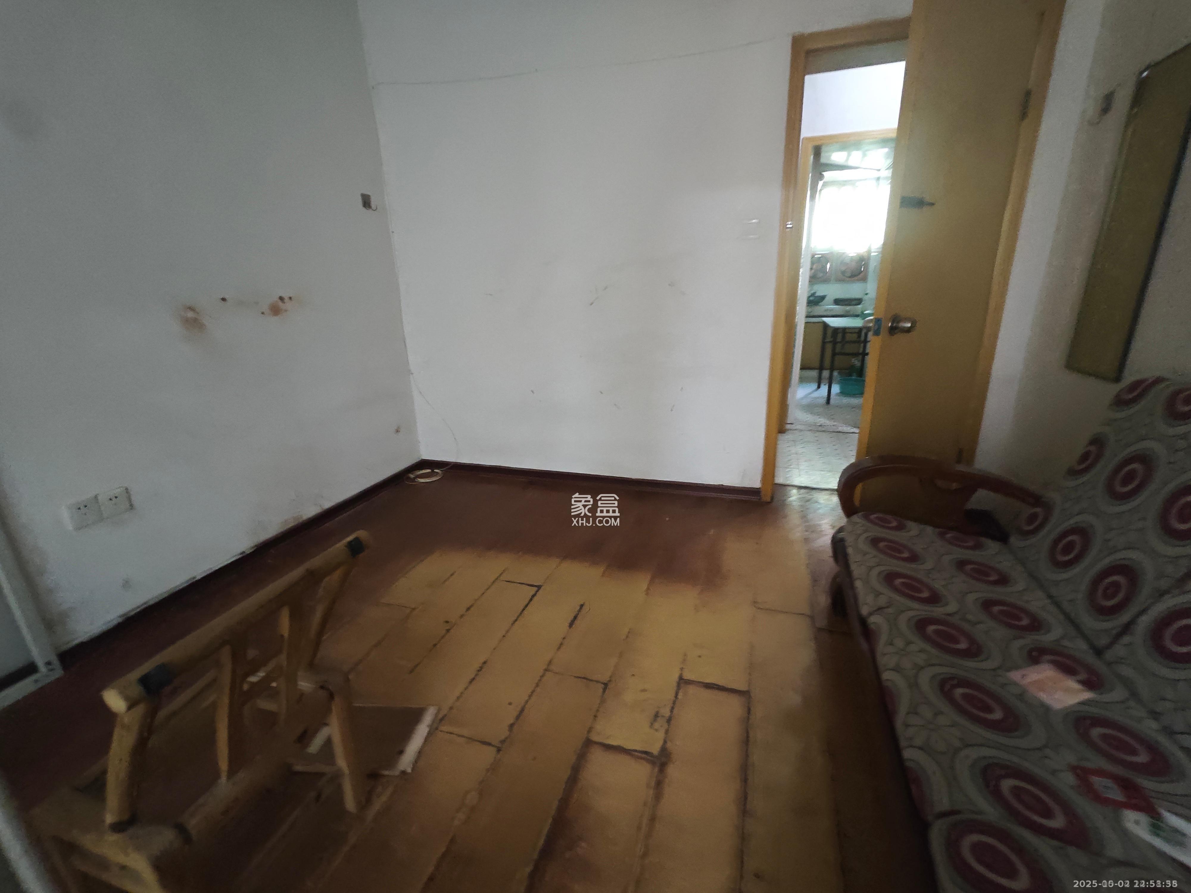 红旗区三片 2室1厅1卫 1500.0元/月 红旗区三片 2室1厅1卫 1500.0元/月室内图