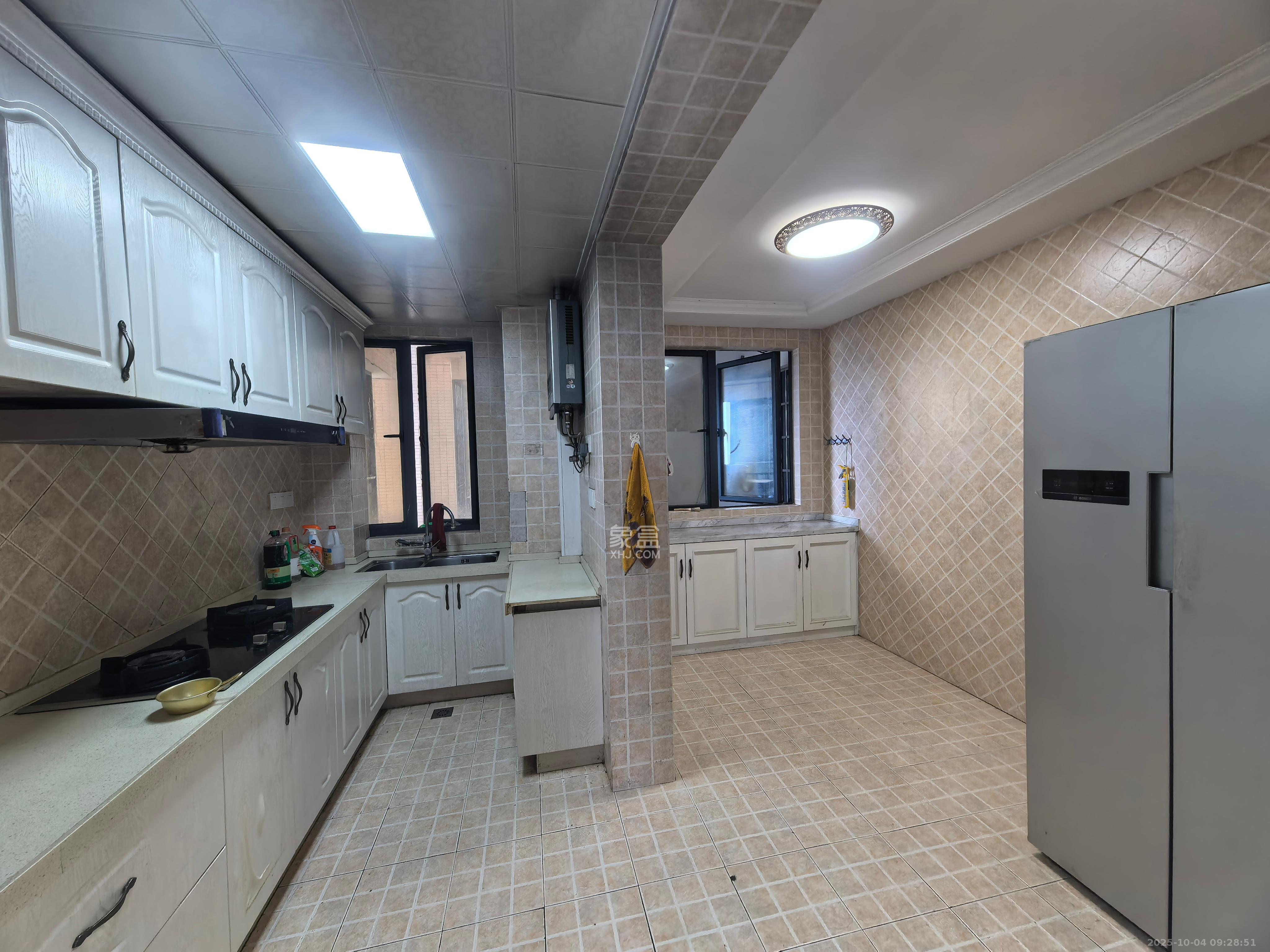 深业睿城  4室2厅2卫    3000.0元/月室内图