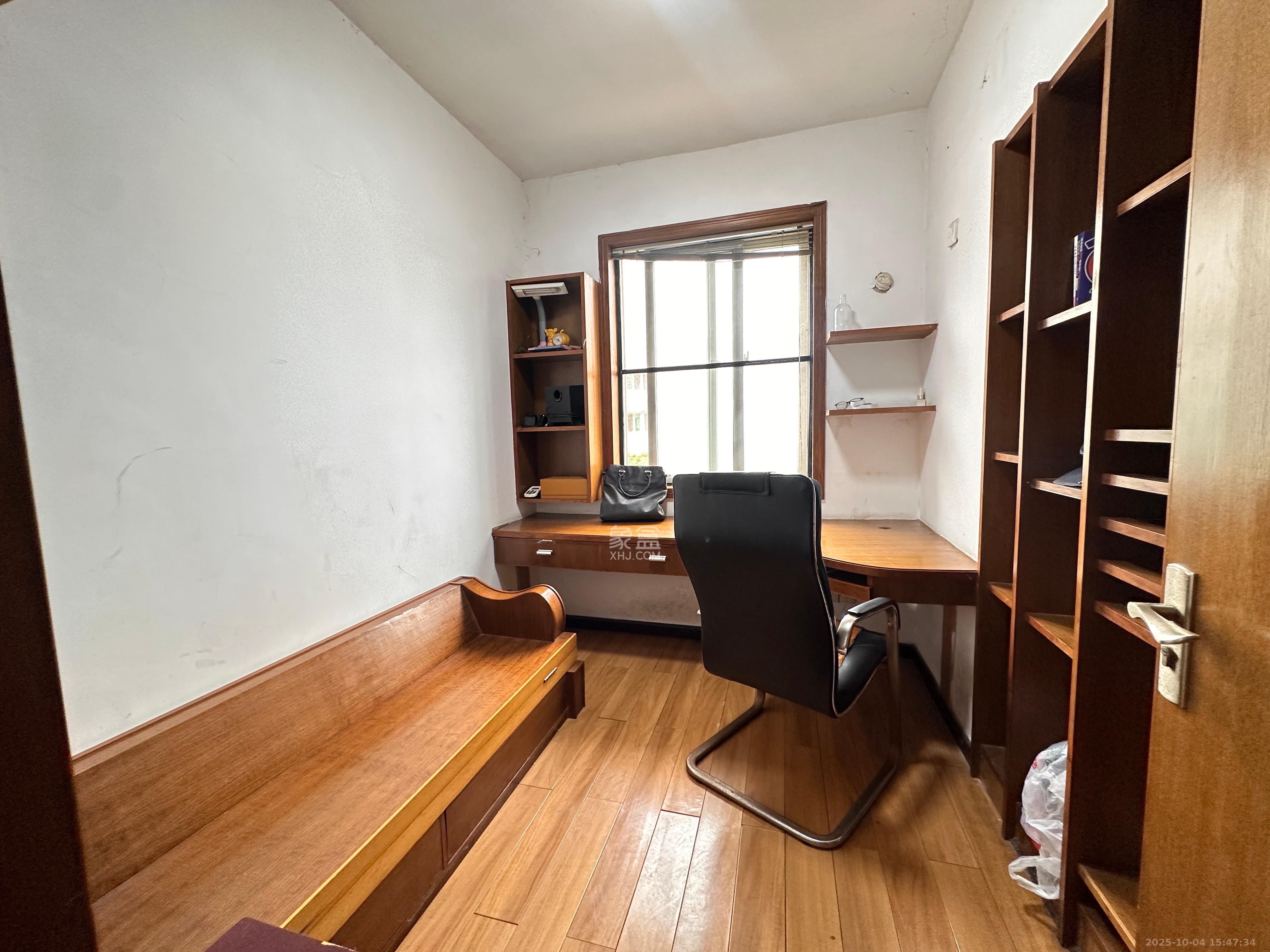 一品东庭  3室2厅1卫    2000.0元/月室内图