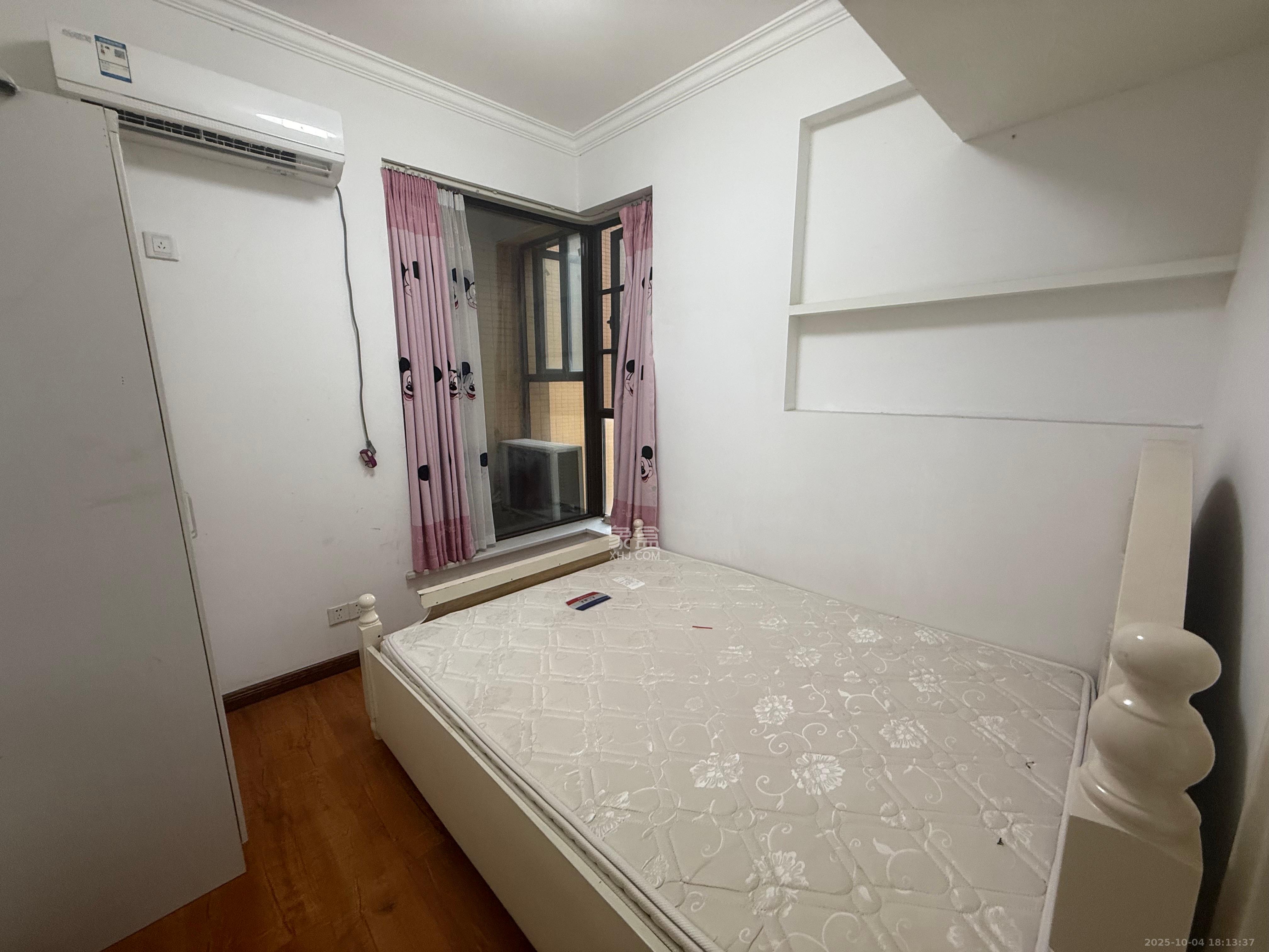 欧莱雅郡  1室2厅1卫    2000.0元/月室内图