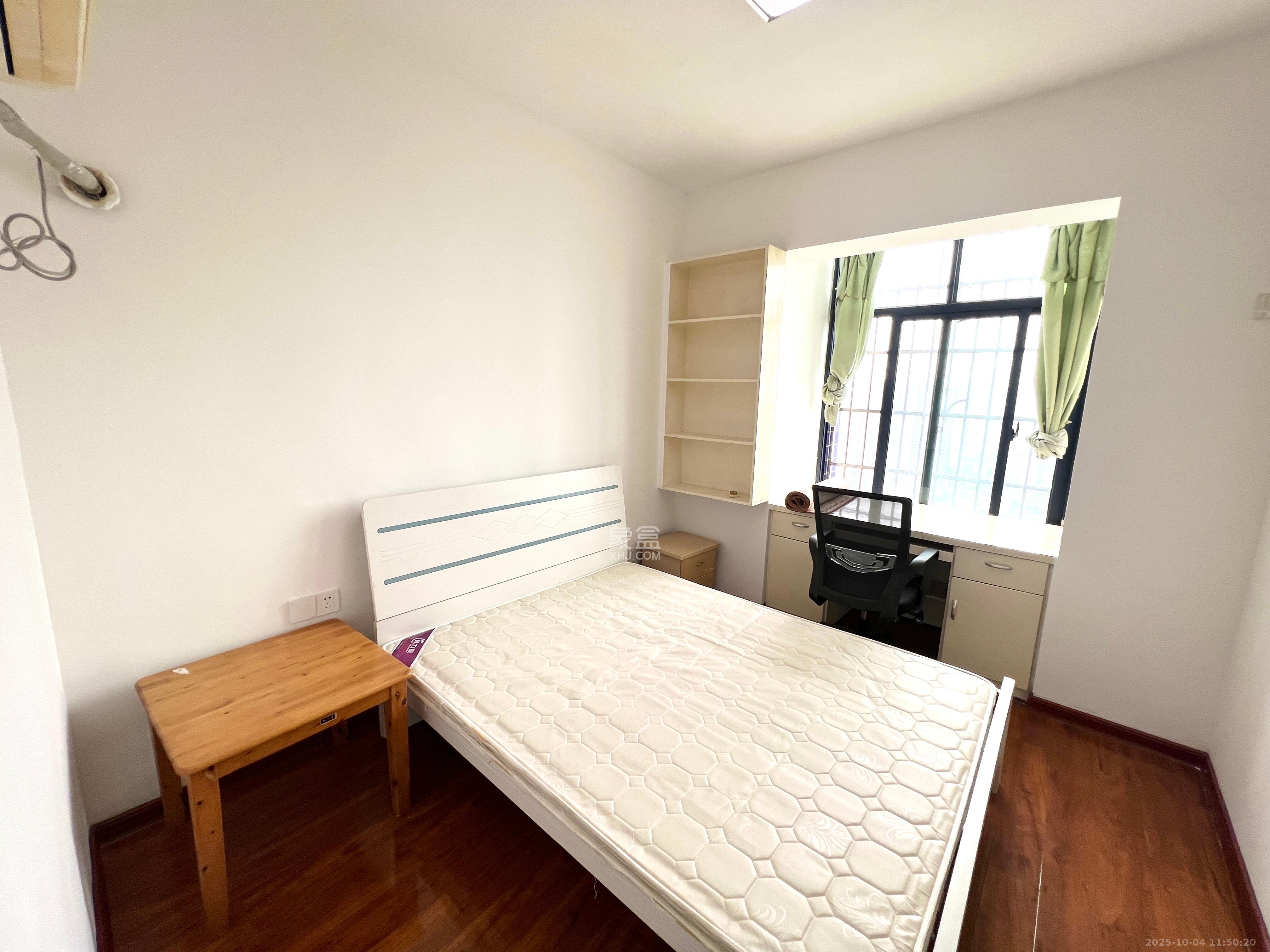 加加大街(华景苑) 1室1厅1卫 1600.0元/月 加加大街(华景苑) 1室1厅1卫 1600.0元/月室内图