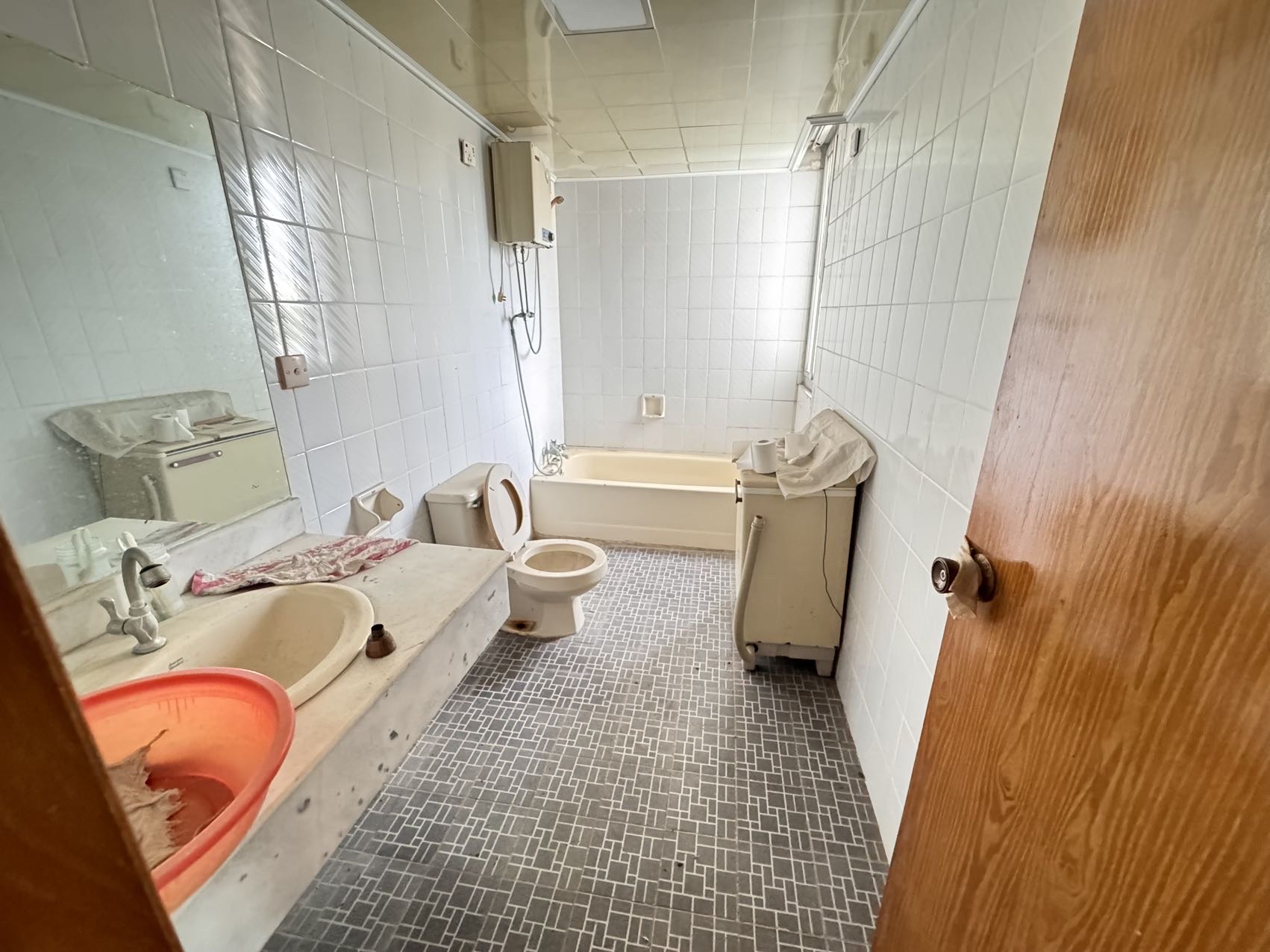 龙珠新城  4室2厅2卫    146.0万客厅