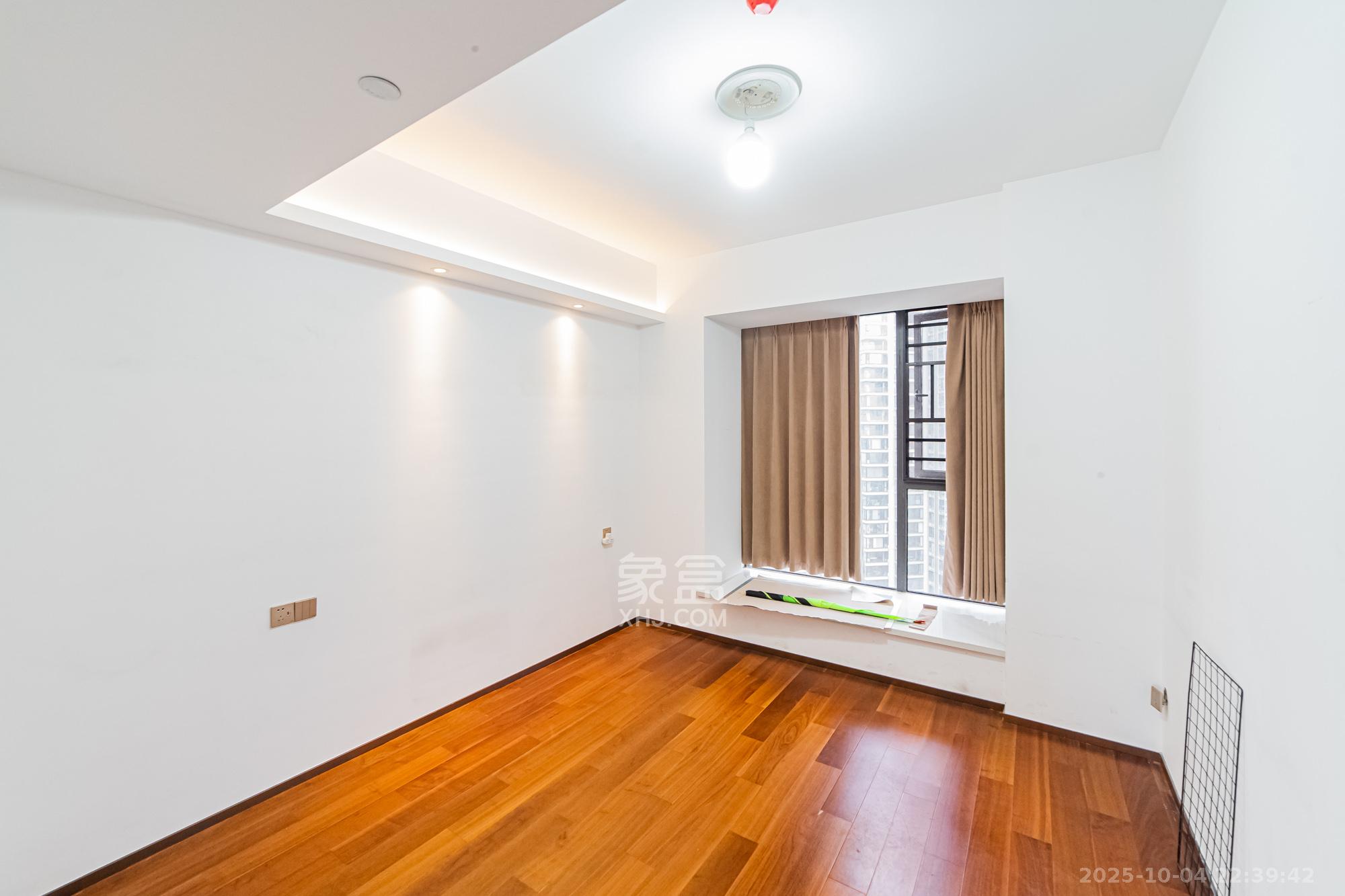 北辰瀚江府 4室2厅2卫 435.0万 北辰瀚江府 4室2厅2卫 435.0万卧室