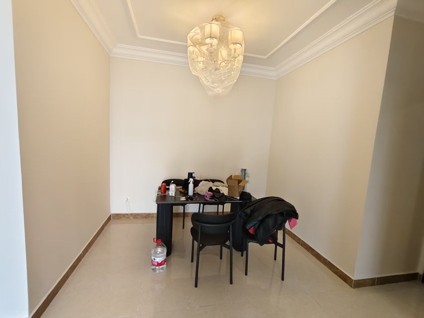 恒大绿洲  3室2厅2卫    2000.0元/月