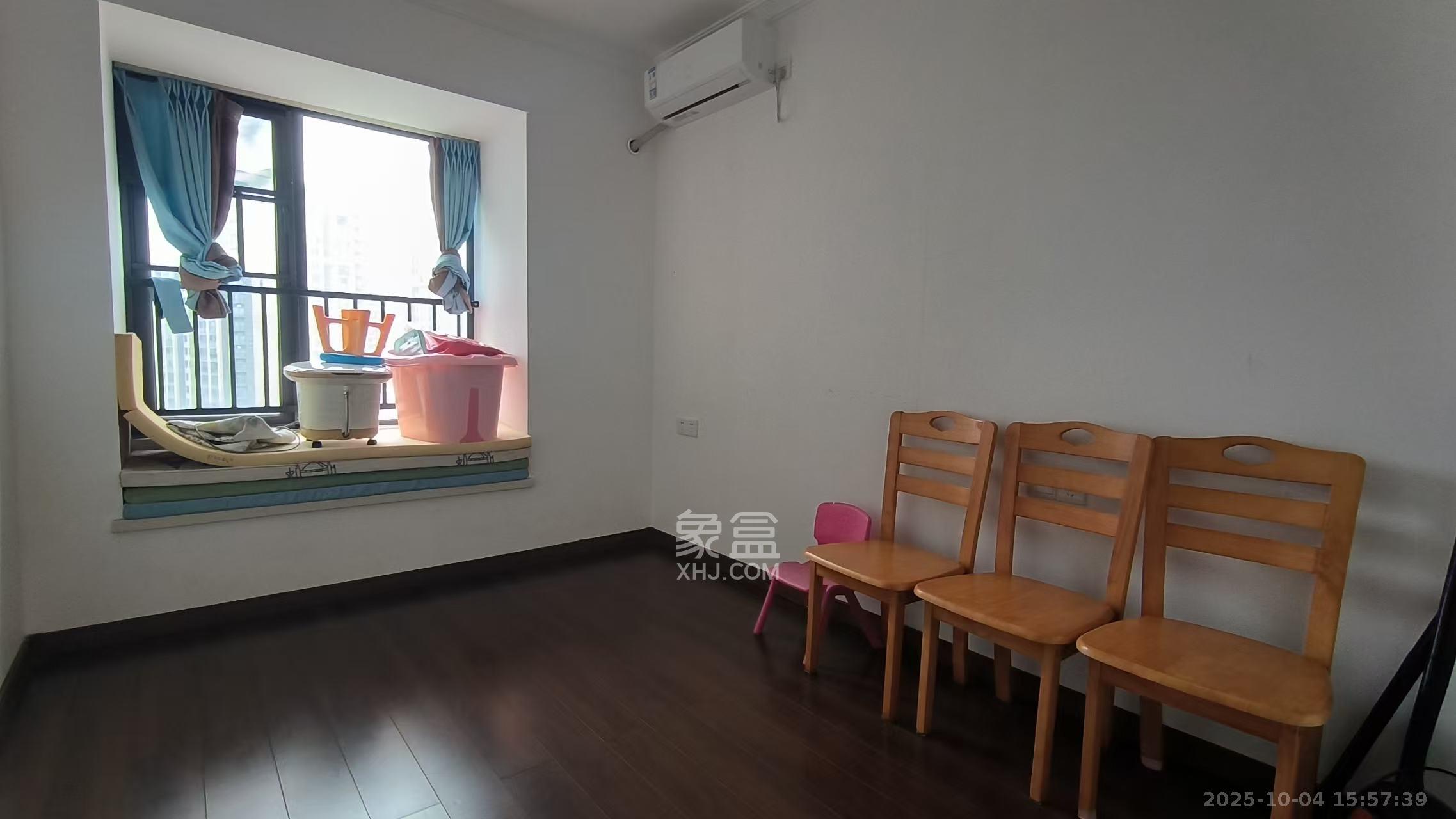 万科魅力之城  4室2厅2卫    3000.0元/月室内图