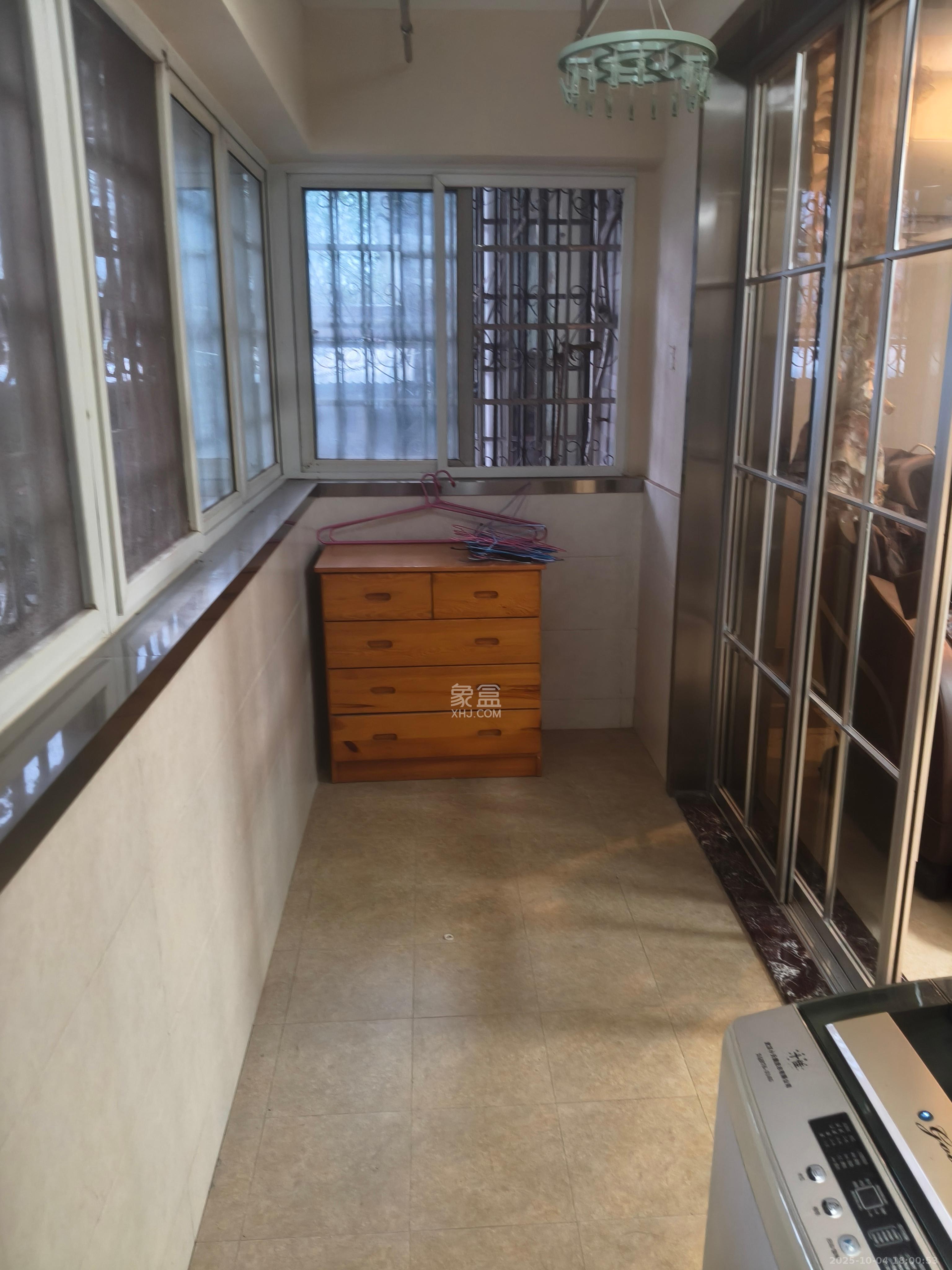 聚英阁 3室1厅2卫 2800.0元/月 聚英阁 3室1厅2卫 2800.0元/月室内图