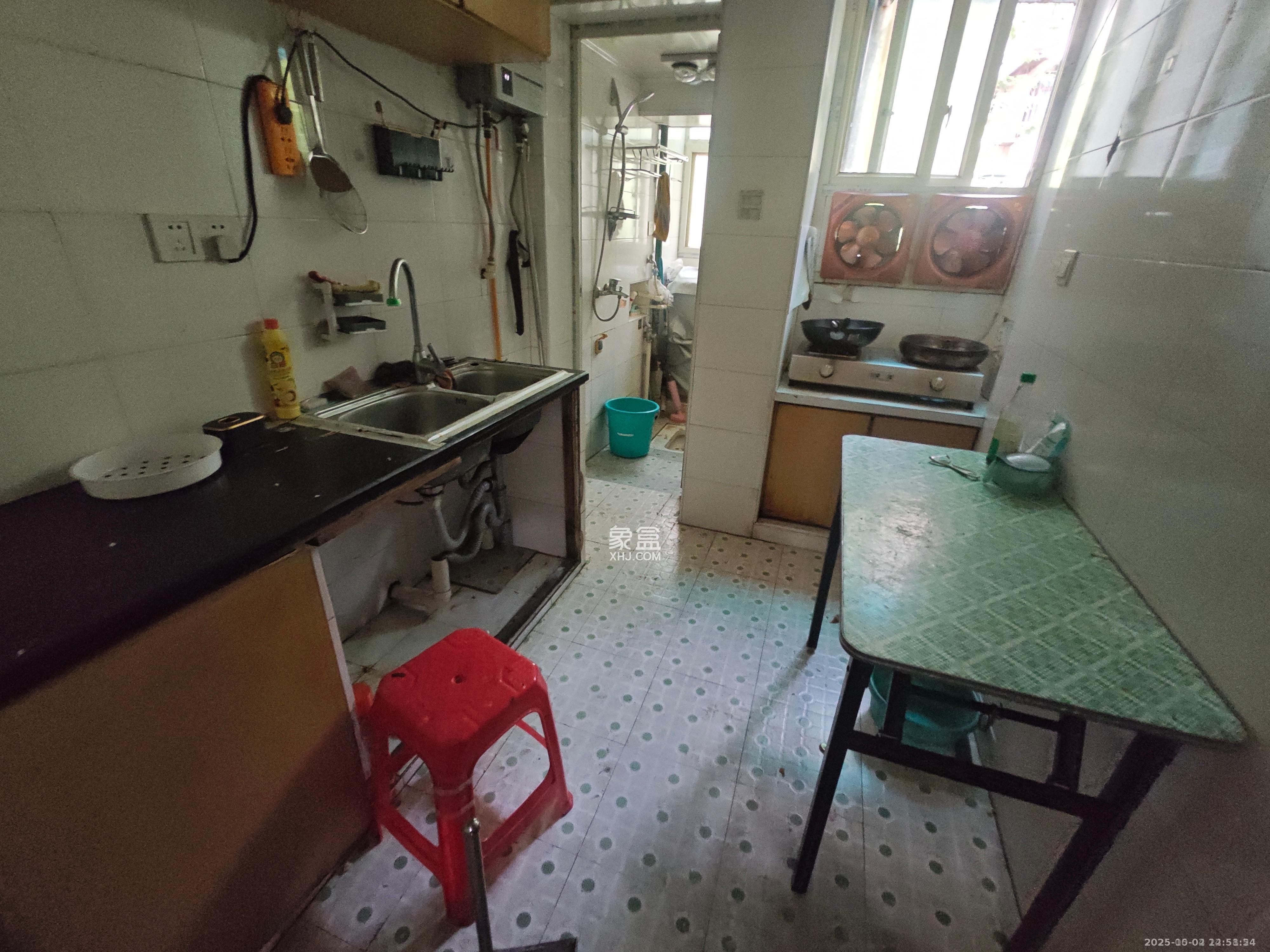 红旗区三片  2室1厅1卫    1500.0元/月室内图