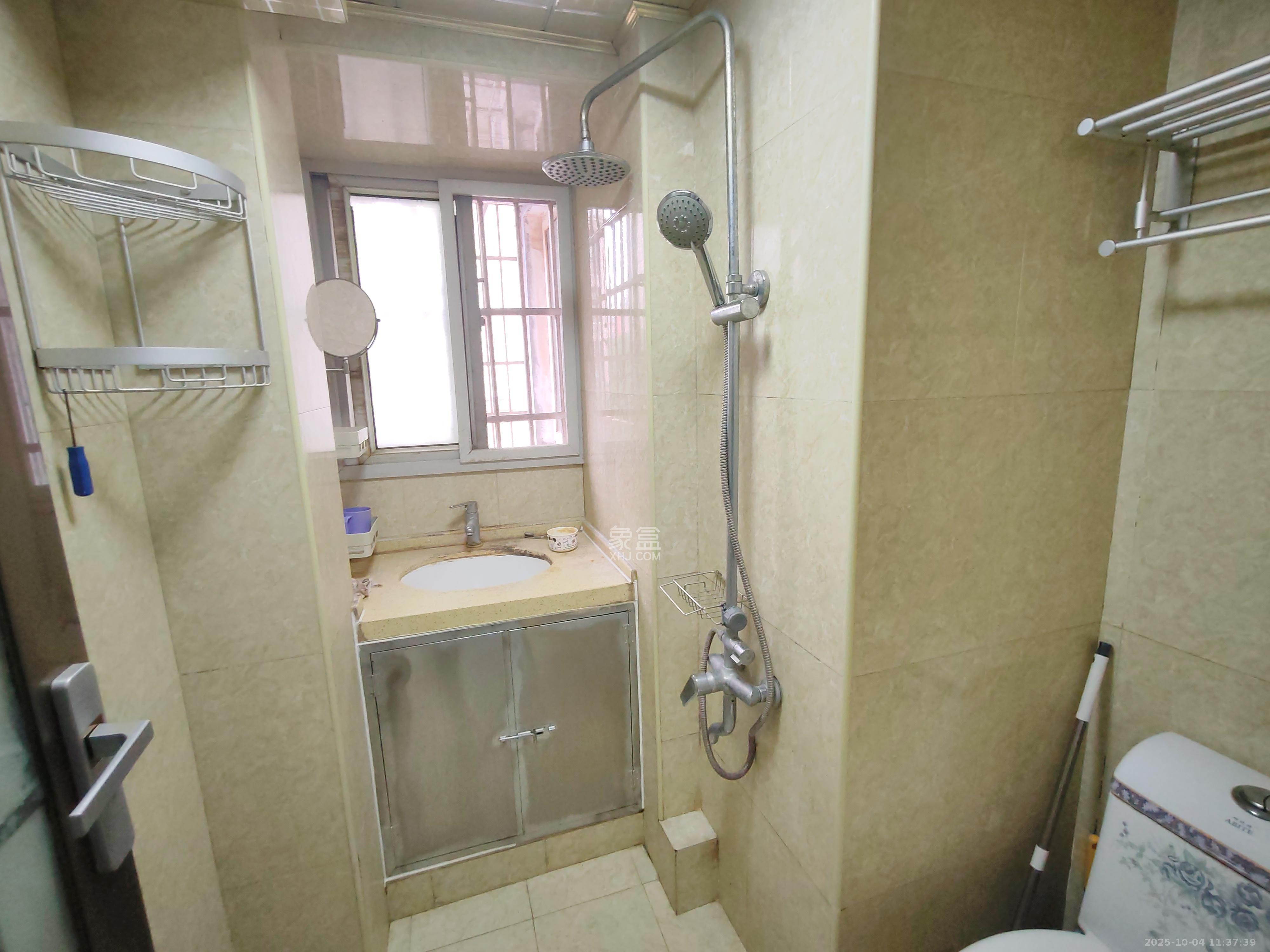 友园山庄  2室2厅1卫    1500.0元/月室内图