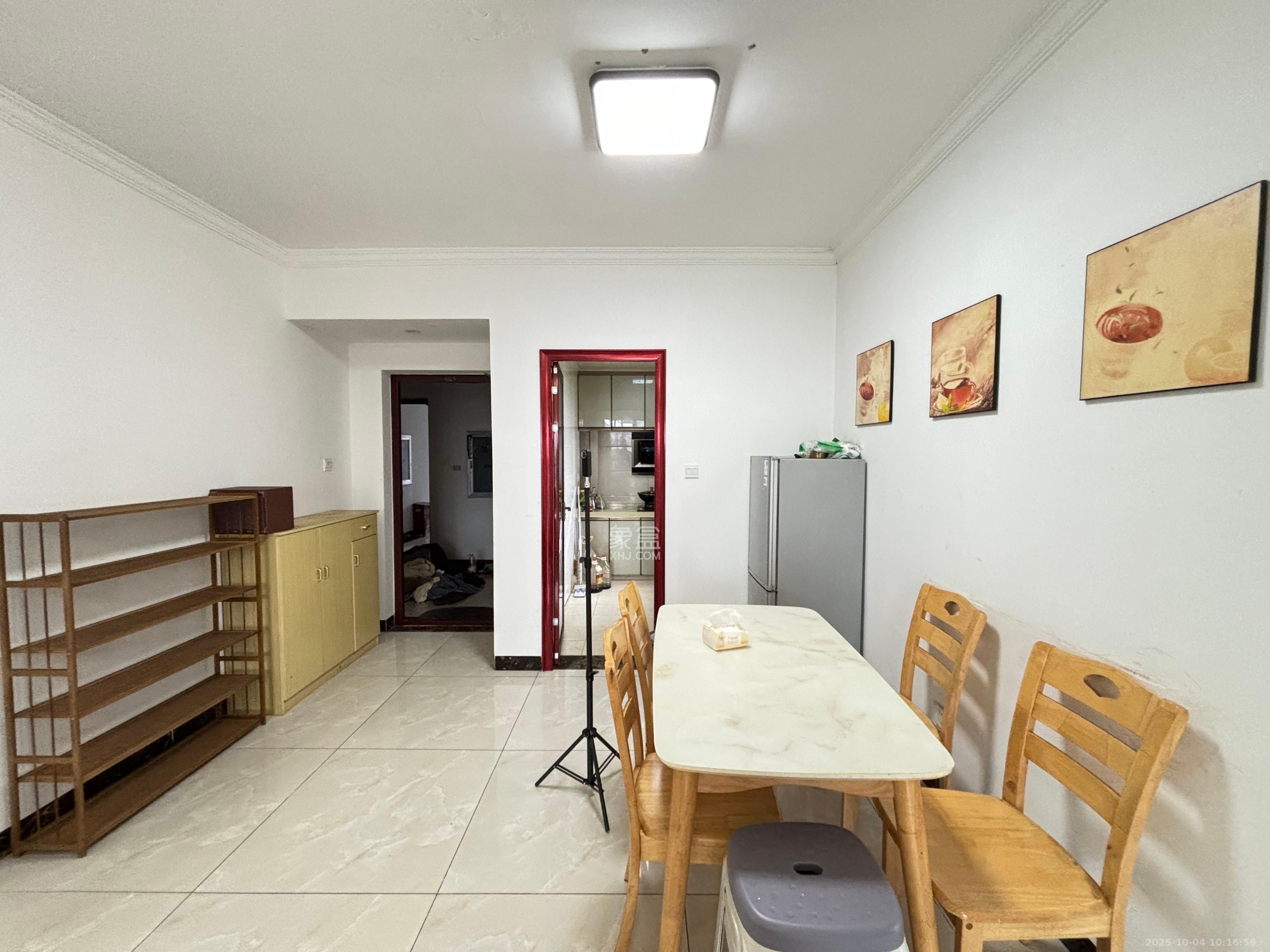 荣盛花语书苑 3室2厅1卫 2800.0元/月 荣盛花语书苑 3室2厅1卫 2800.0元/月室内图