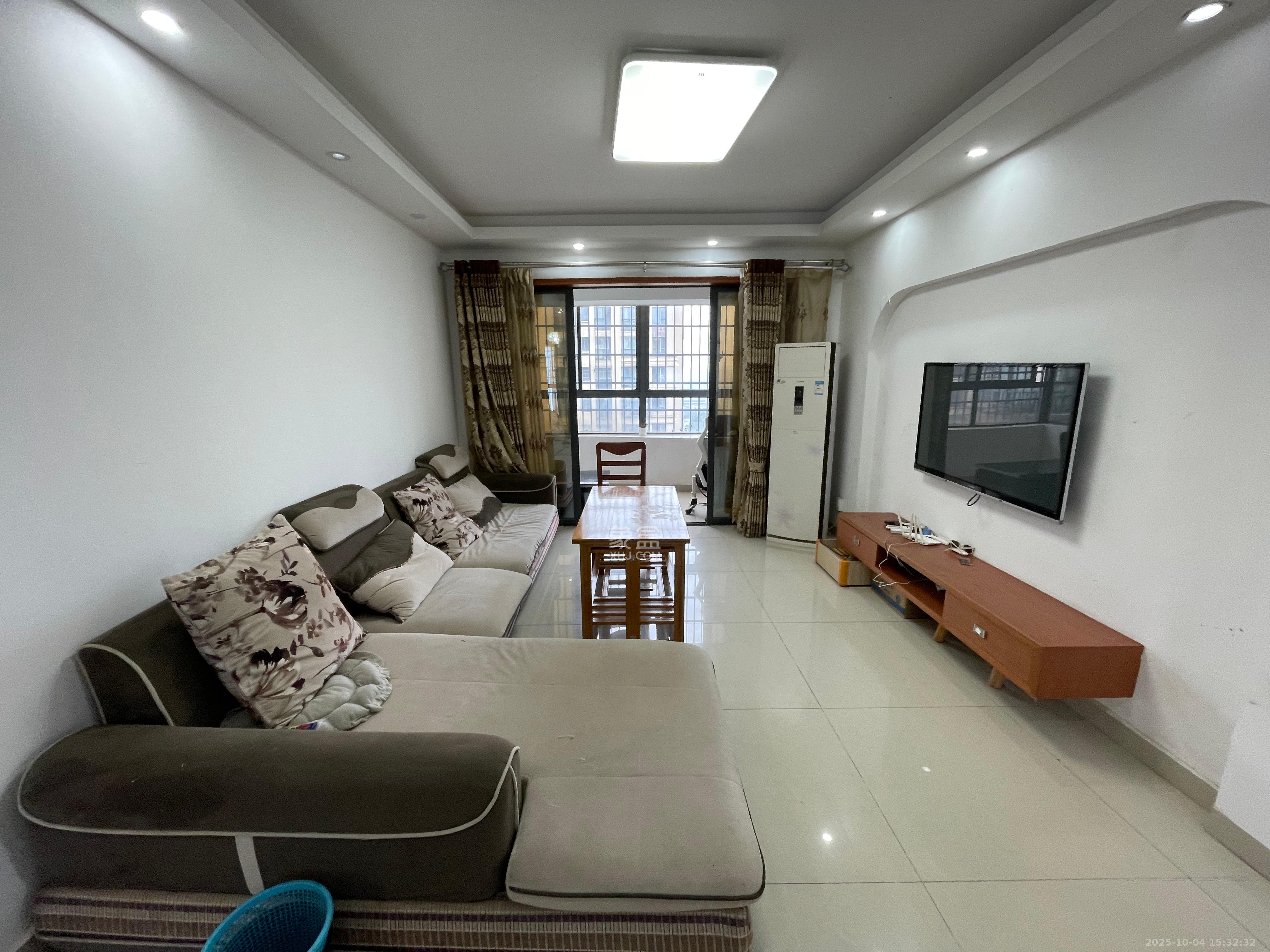 保利麓谷林语C区 3室2厅1卫 2200.0元/月 保利麓谷林语C区 3室2厅1卫 2200.0元/月室内图