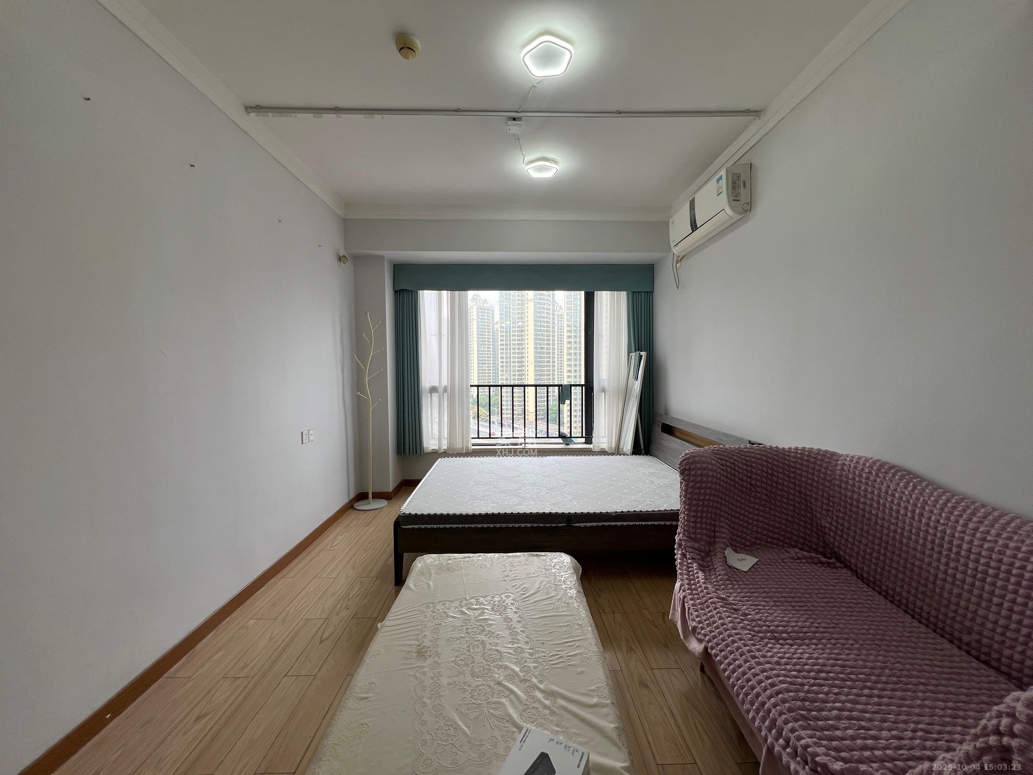 藏珑湖上国际花园 1室1厅1卫 1600.0元/月 藏珑湖上国际花园 1室1厅1卫 1600.0元/月室内图