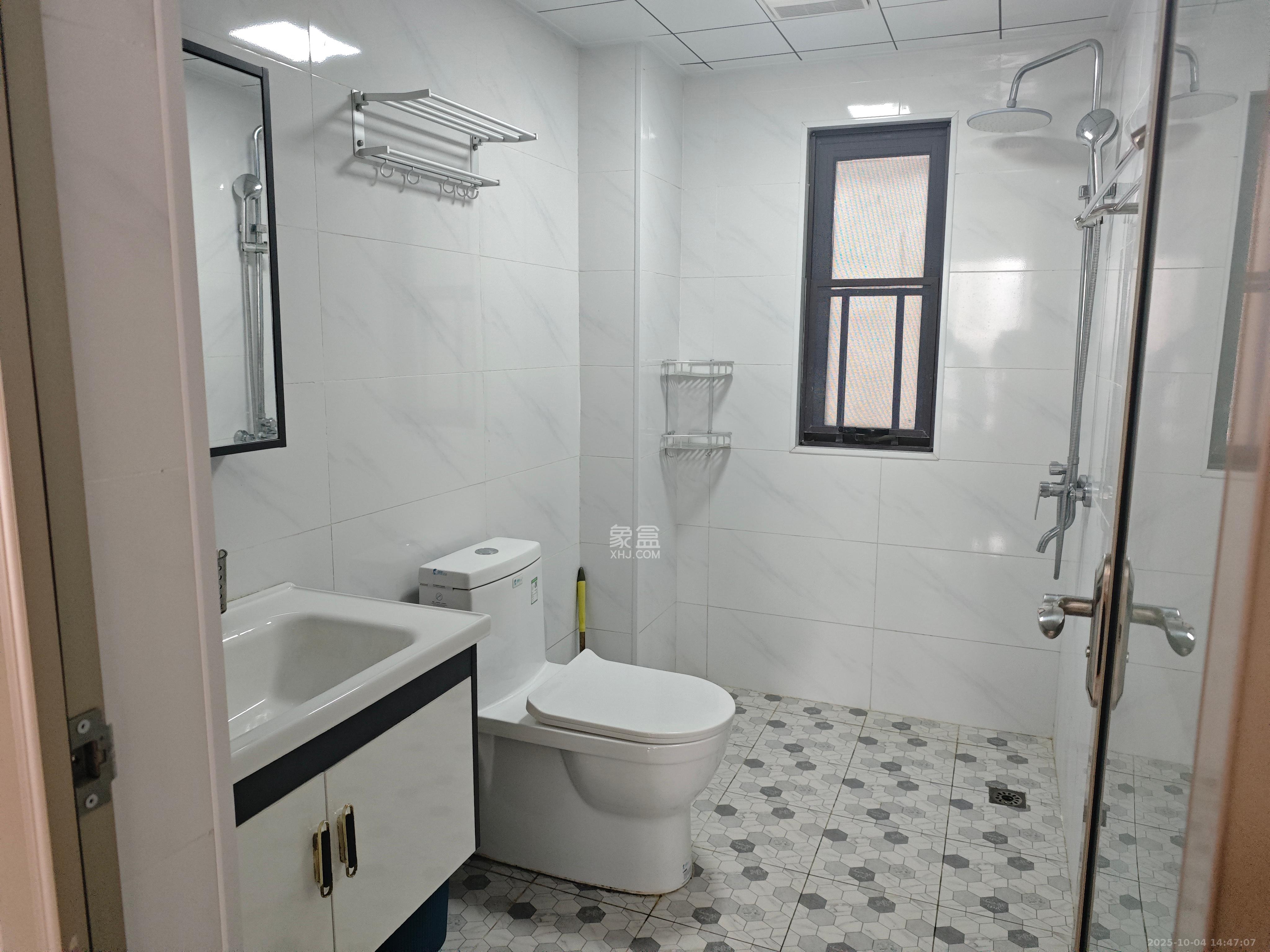 世茂璀璨天城 3室2厅2卫 3200.0元/月 世茂璀璨天城 3室2厅2卫 3200.0元/月室内图