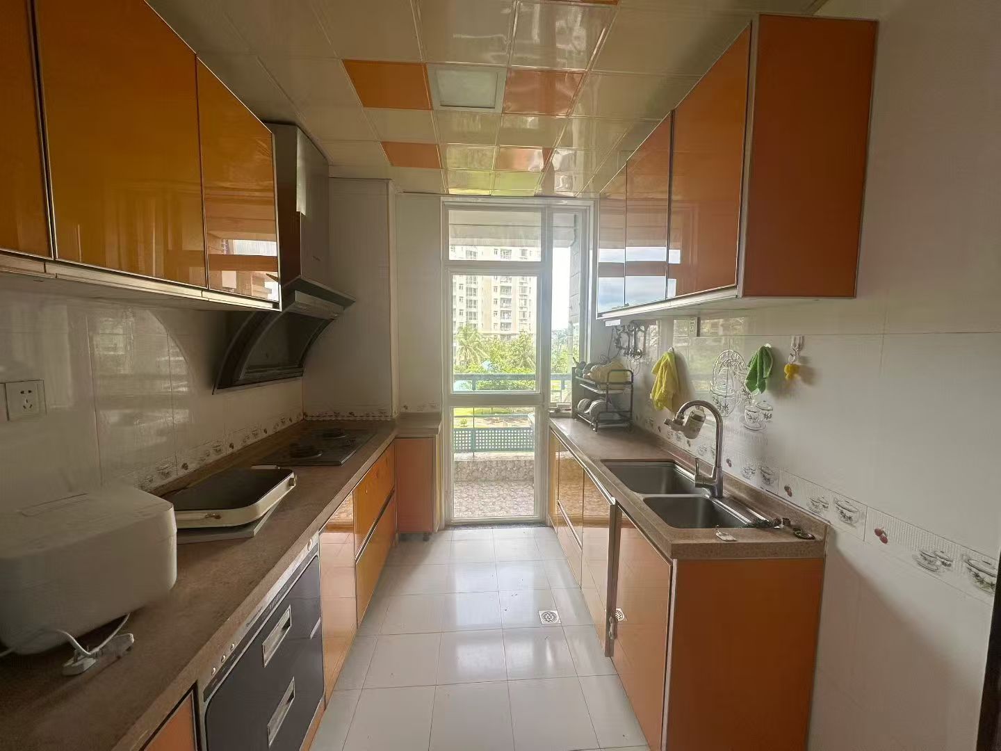 紫荆花园一期  3室2厅2卫    179.0万 紫荆花园一期  3室2厅2卫    179.0万客厅