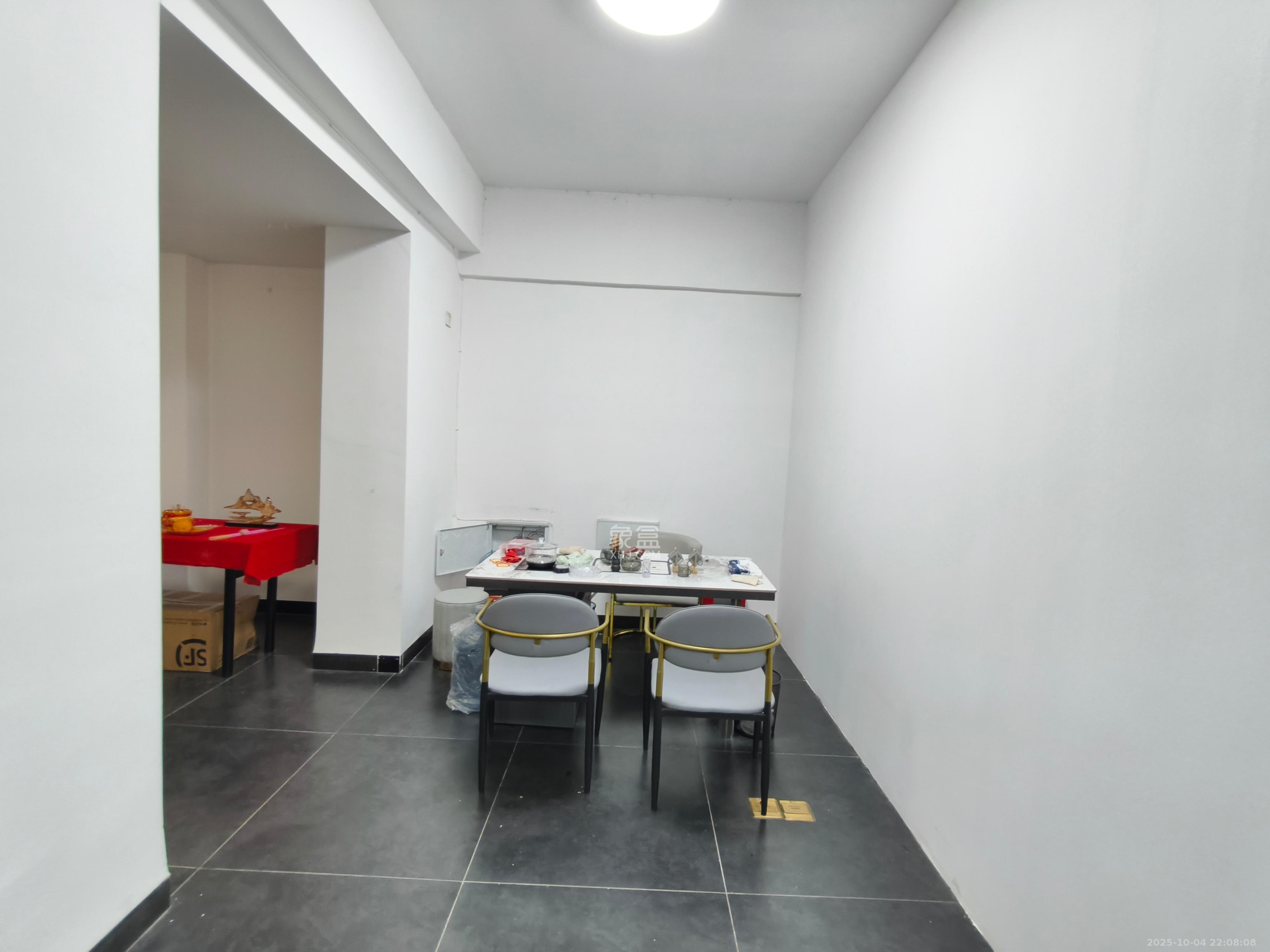 明发国际城  1室1厅1卫    1300.0元/月室内图