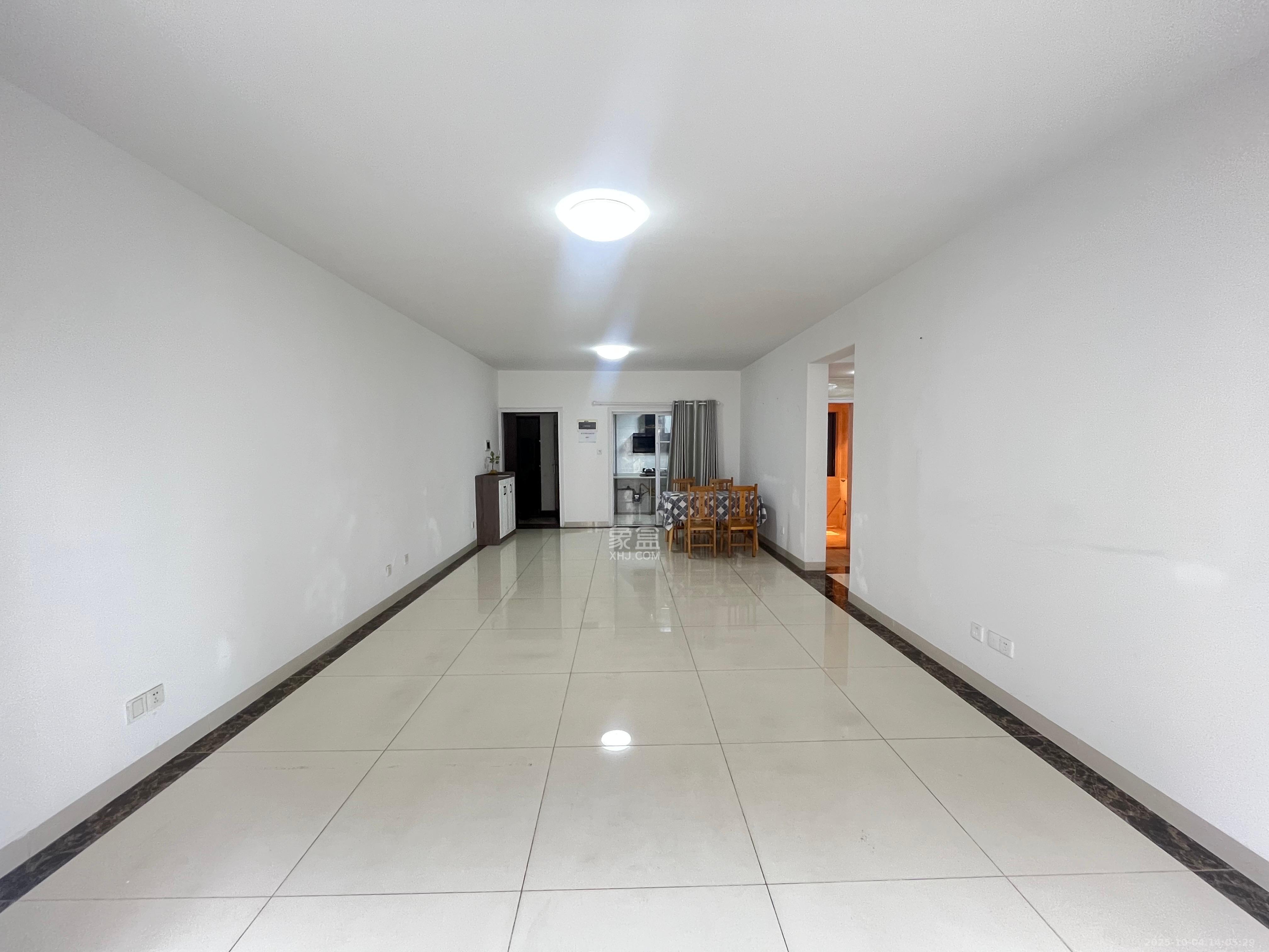 长房天翼未来城  3室2厅1卫    3200.0元/月室内图