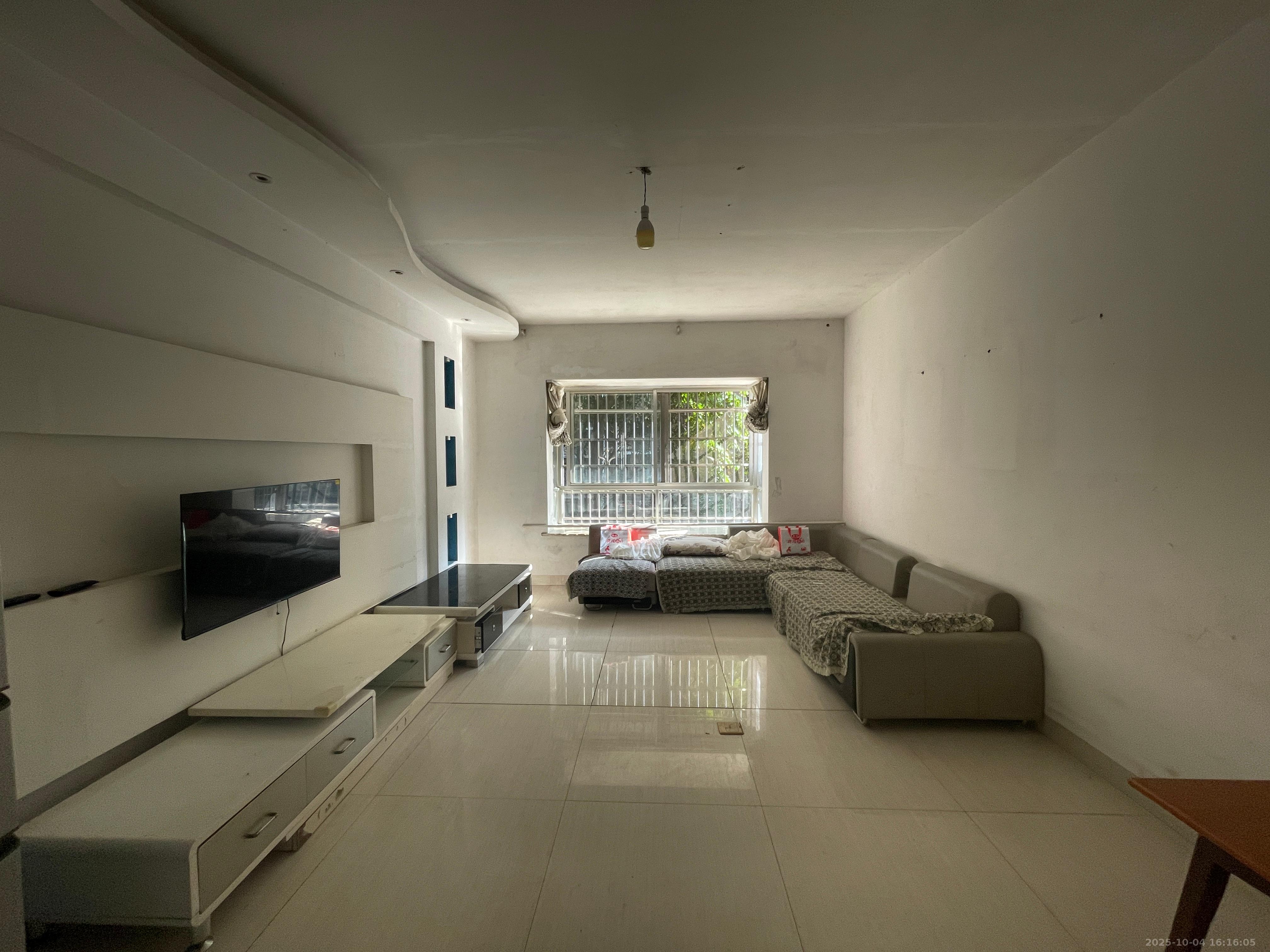 竹山小区 2室1厅1卫 1100.0元/月 竹山小区 2室1厅1卫 1100.0元/月室内图