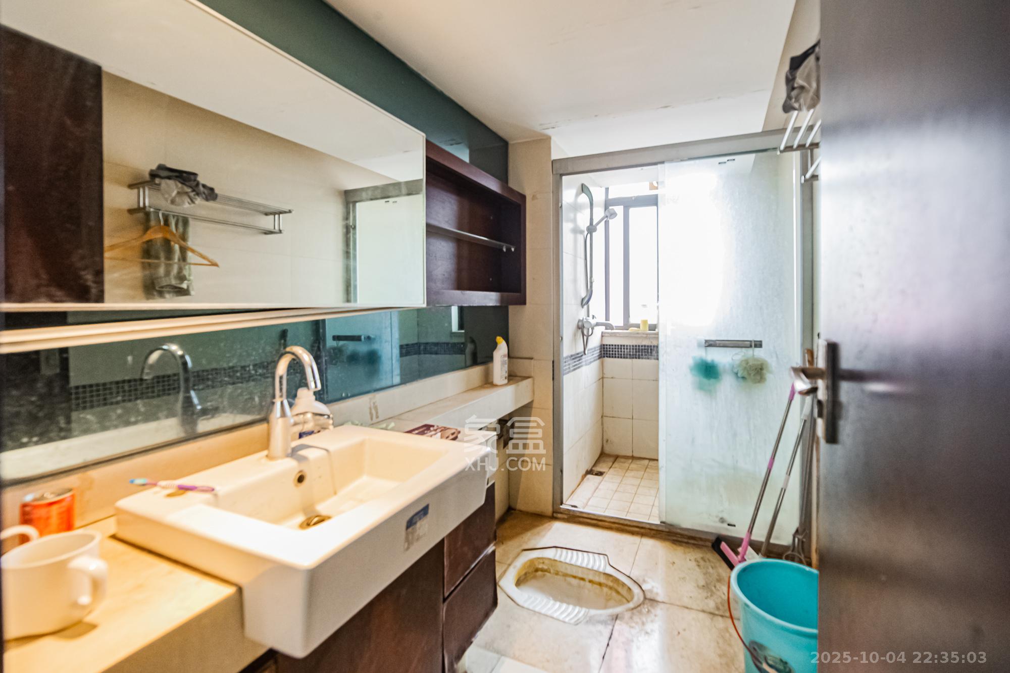 珠江花城二期扶水岸 3室1厅2卫 86.0万 珠江花城二期扶水岸 3室1厅2卫 86.0万卫生间