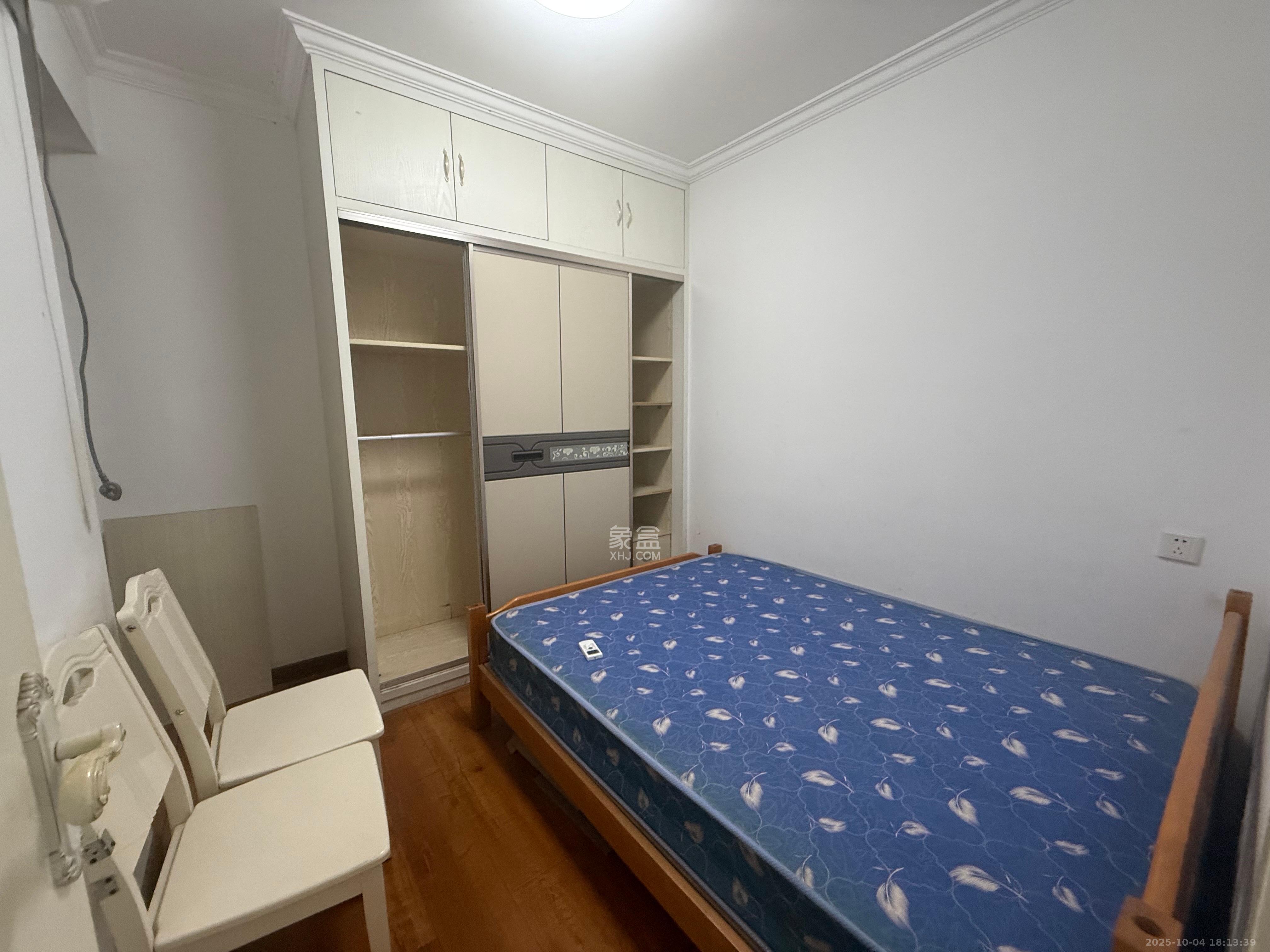 欧莱雅郡  1室2厅1卫    2000.0元/月室内图