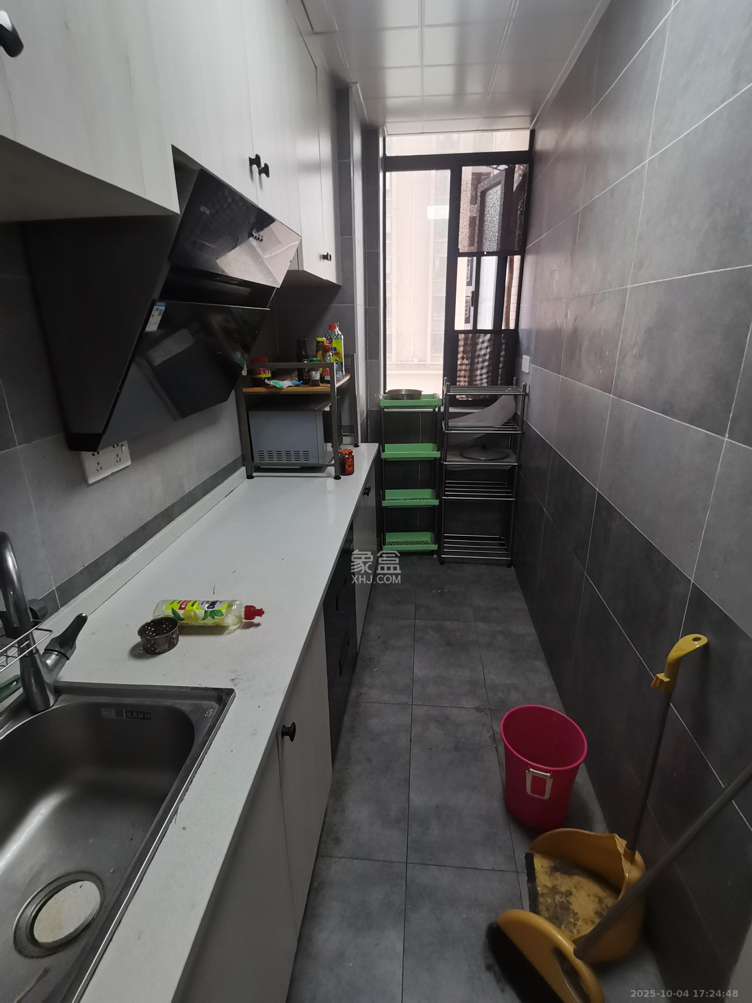 西子湖畔沃府 1室1厅1卫 1900.0元/月 西子湖畔沃府 1室1厅1卫 1900.0元/月室内图