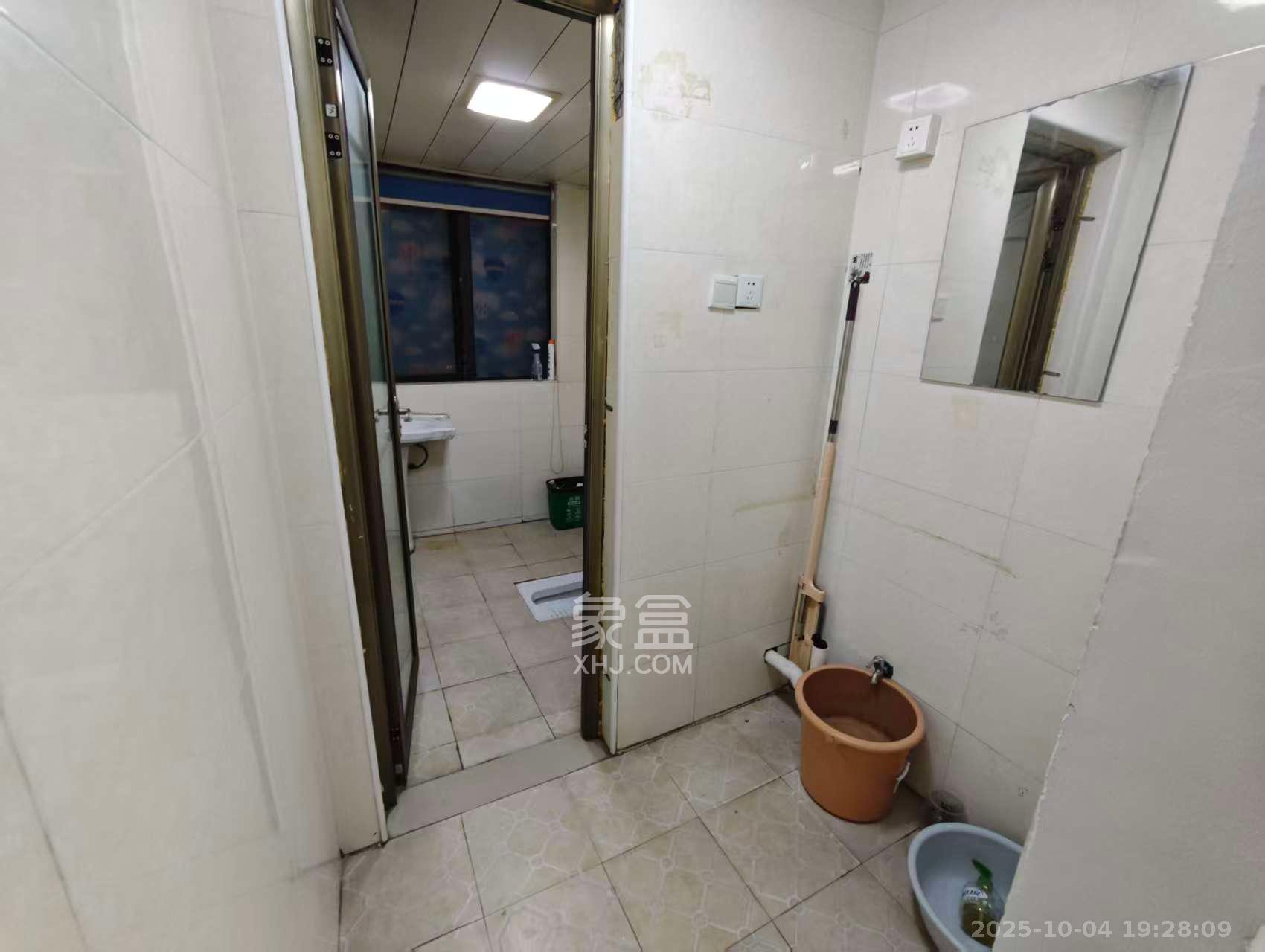 湘腾城市广场 3室2厅1卫 4200.0元/月 湘腾城市广场 3室2厅1卫 4200.0元/月室内图