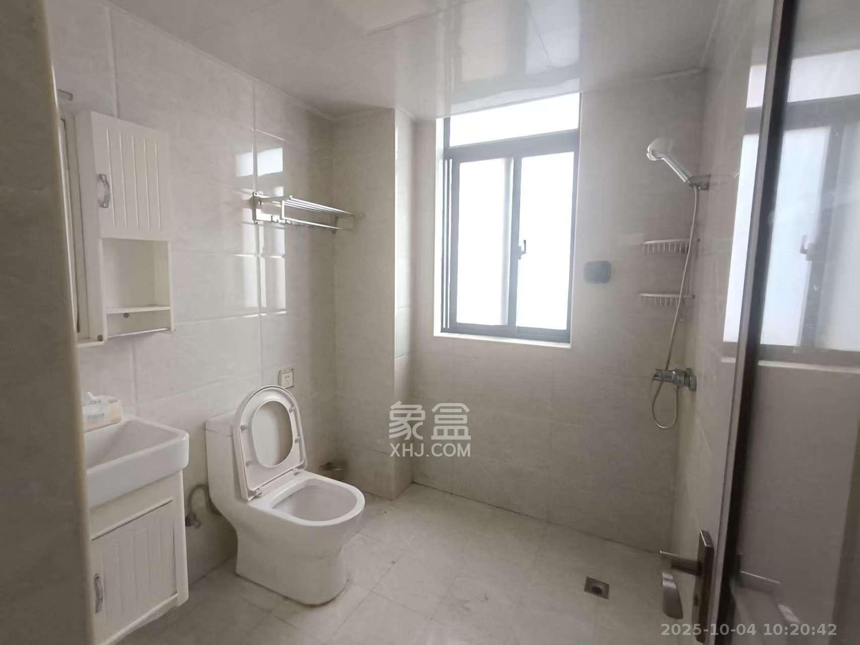 新盛珑璟台 4室2厅2卫 2700.0元/月 新盛珑璟台 4室2厅2卫 2700.0元/月室内图