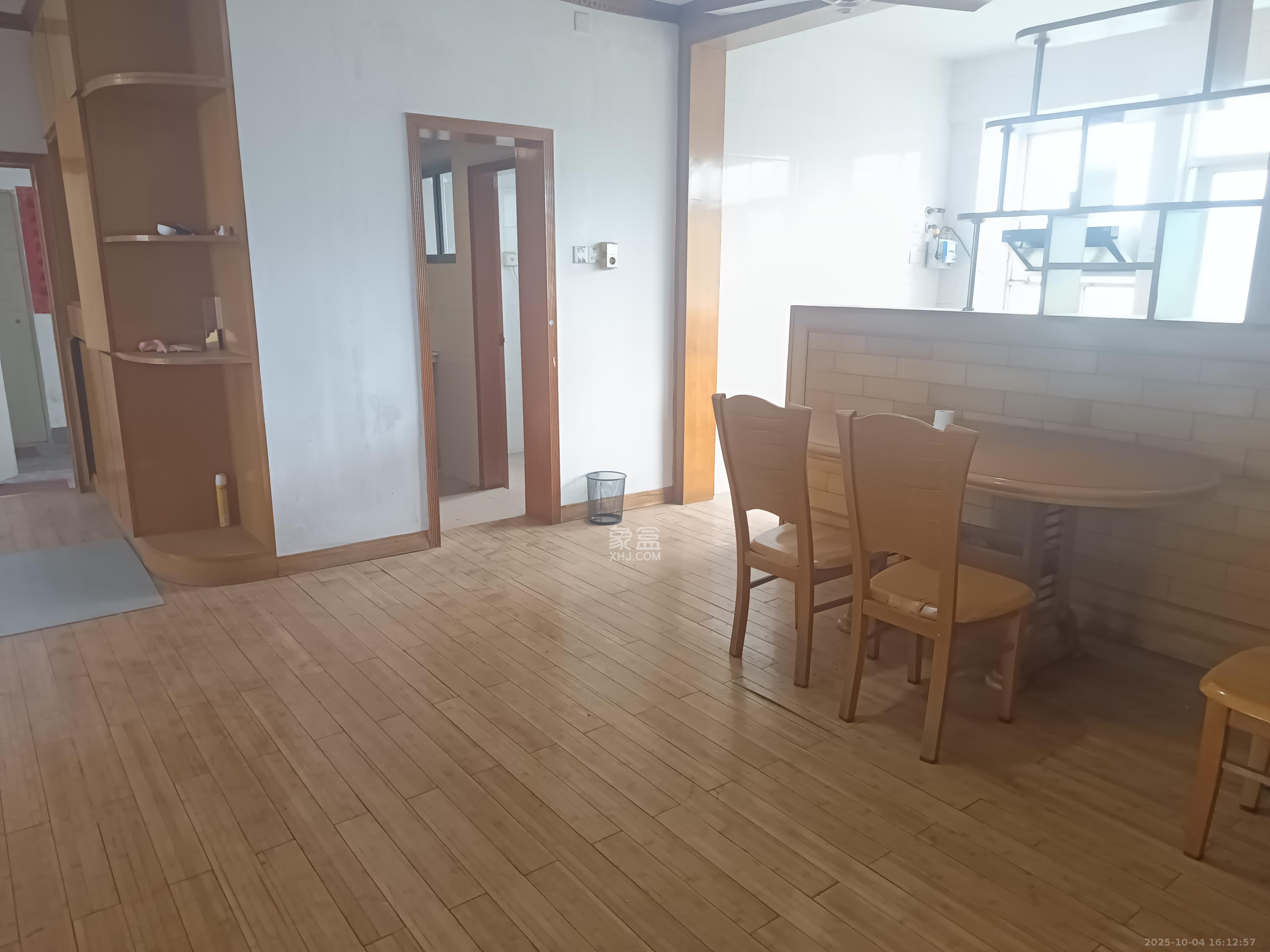 中联科技园  3室2厅2卫    2100.0元/月室内图